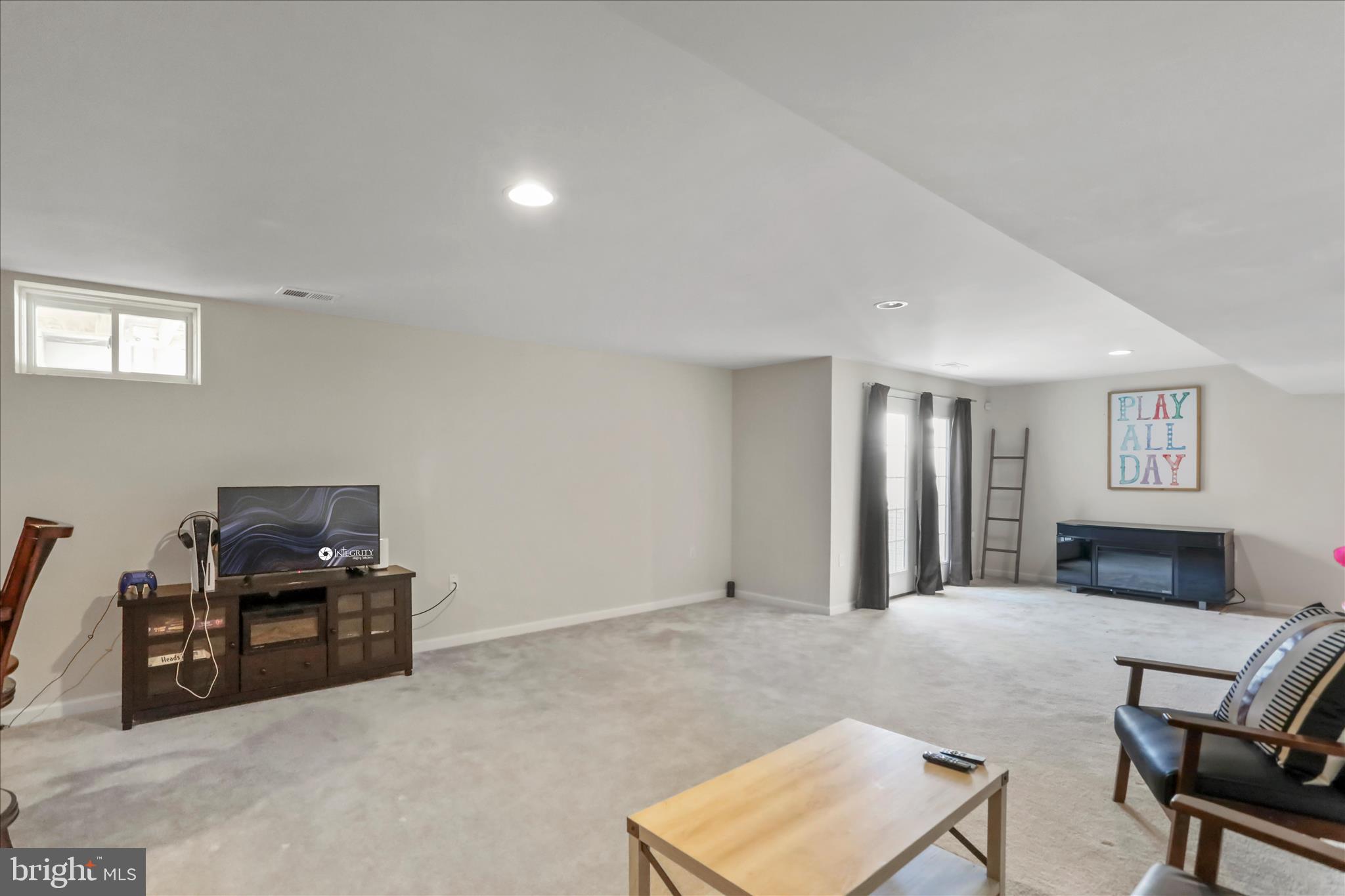 ARCHERS ROCK - Residential