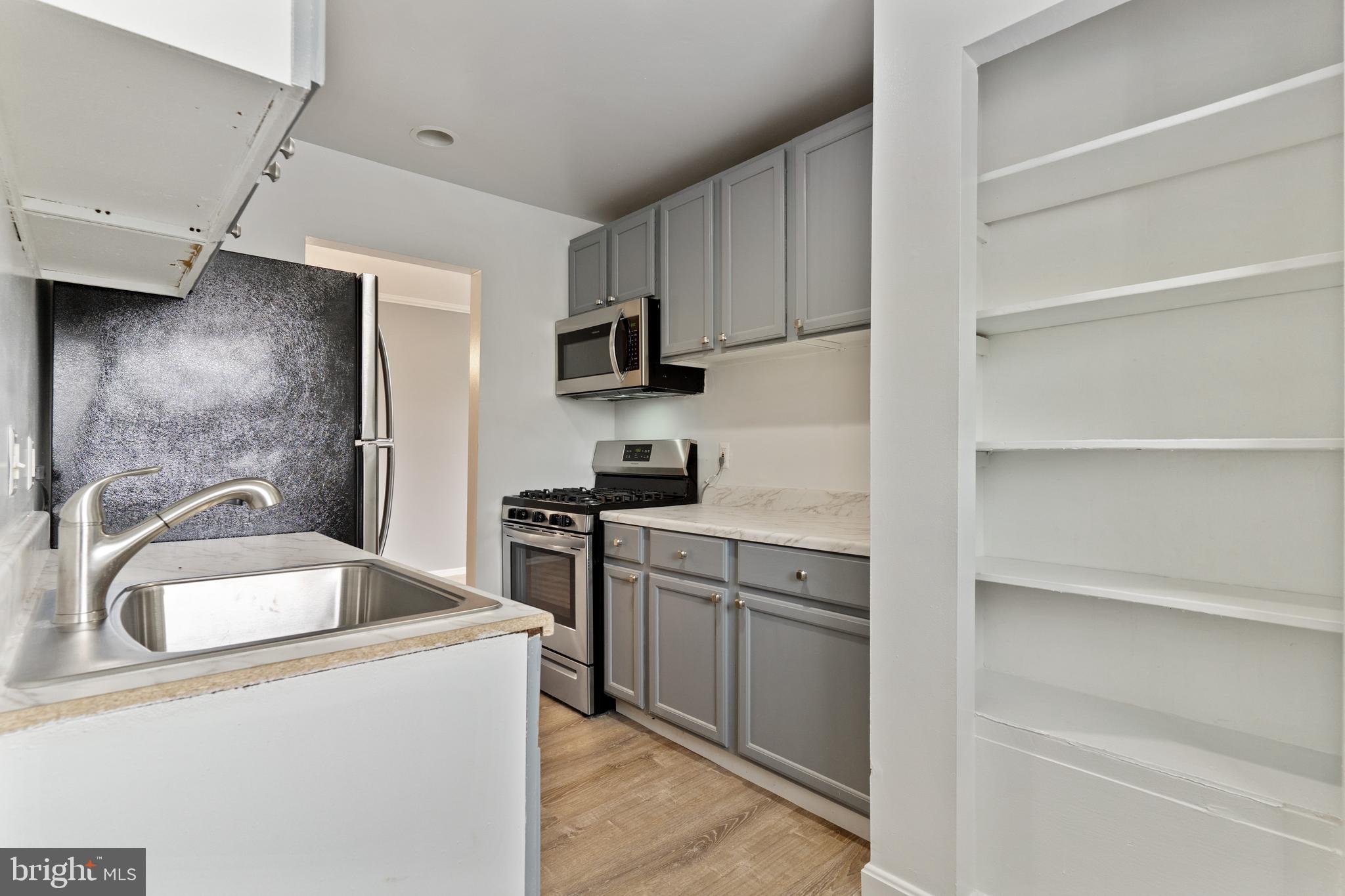 MAYFLOWER SQUARE - Residential