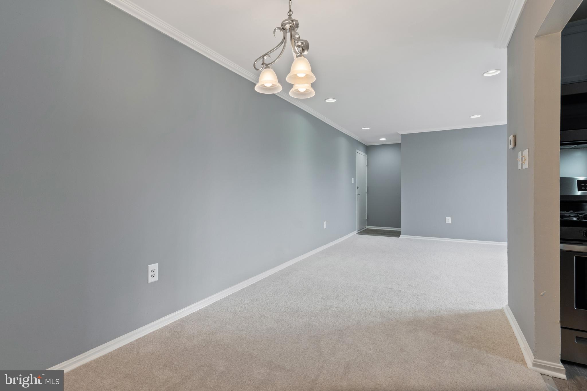 MAYFLOWER SQUARE - Residential