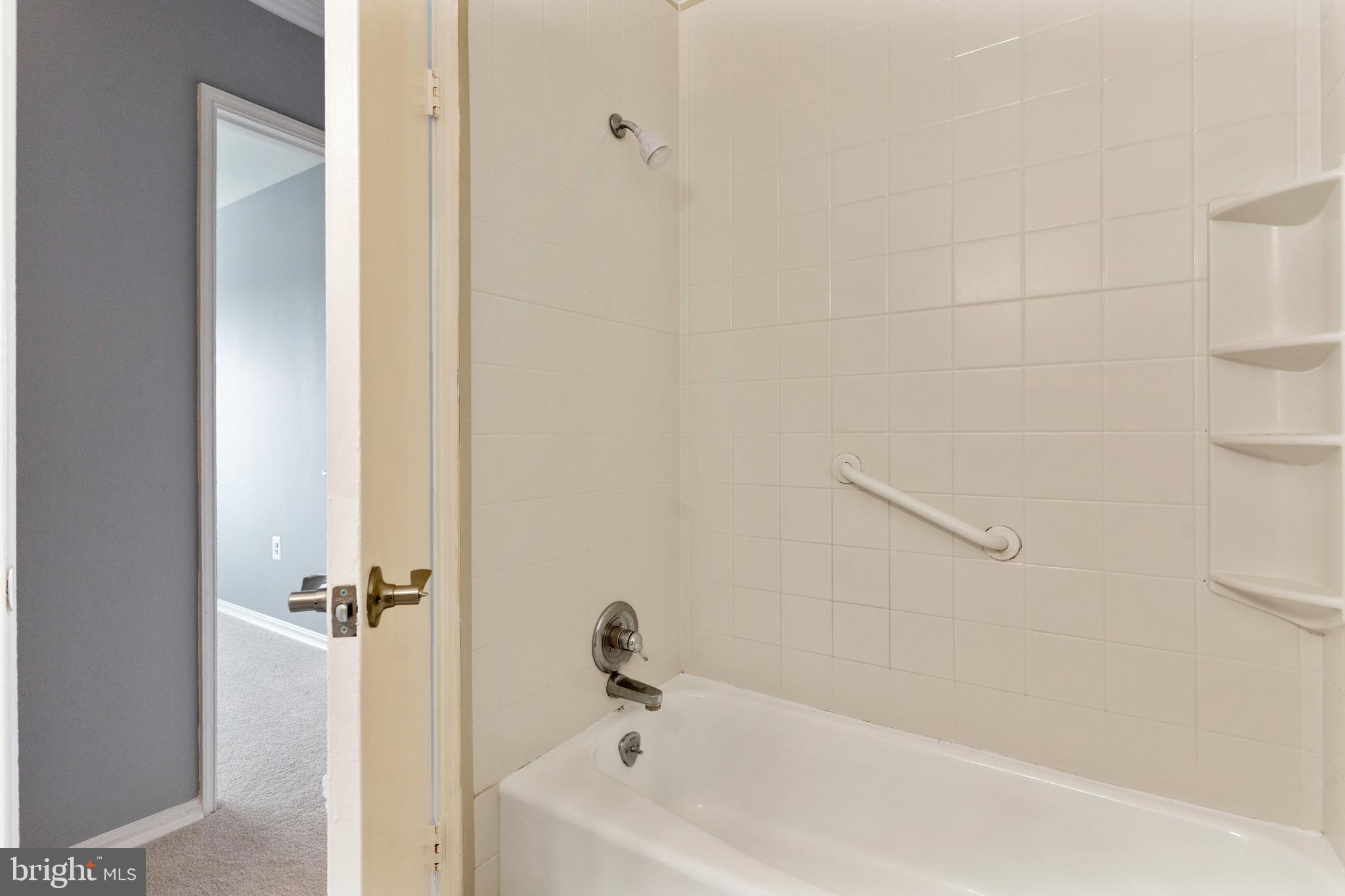 MAYFLOWER SQUARE - Residential