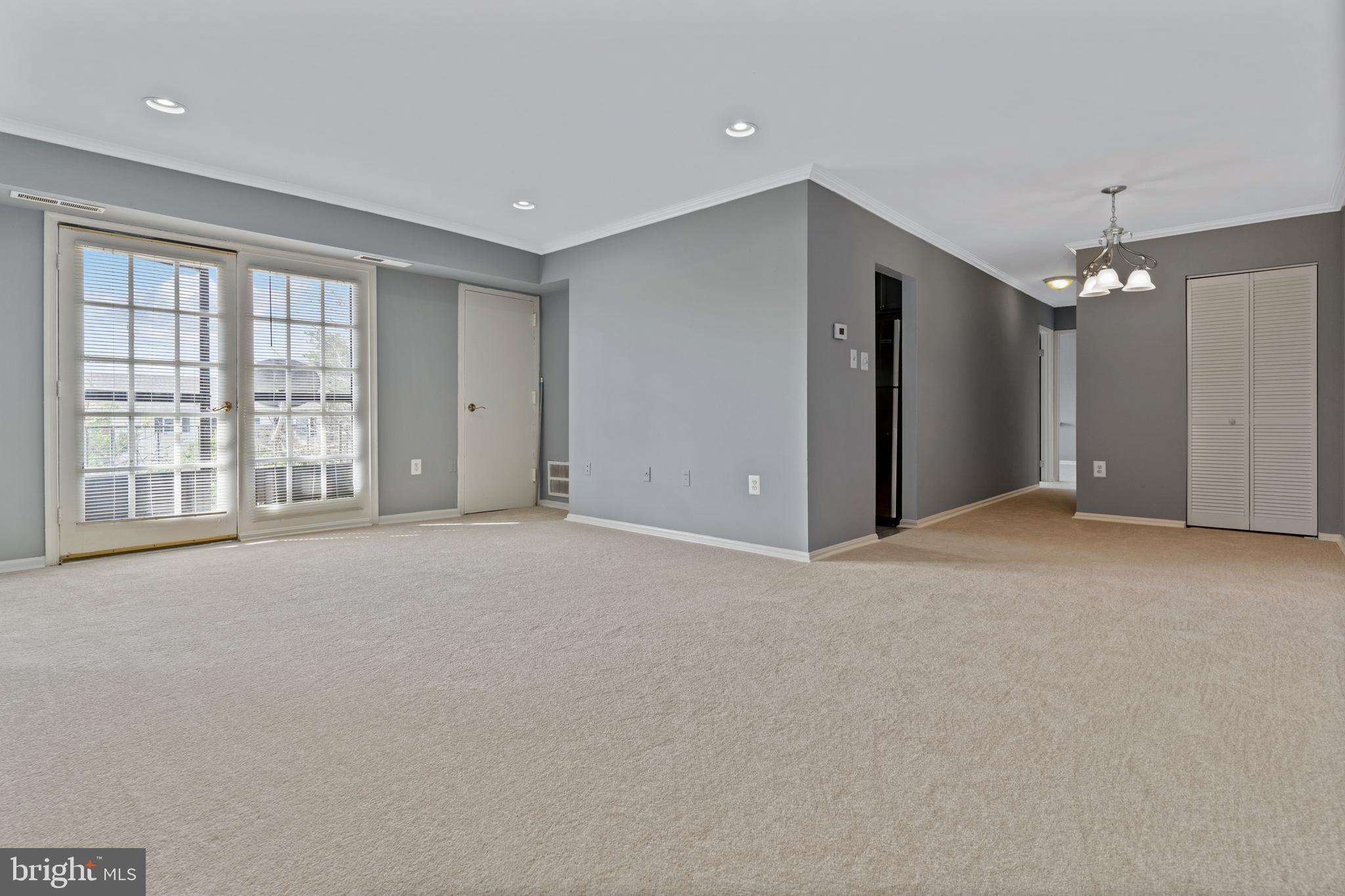 MAYFLOWER SQUARE - Residential