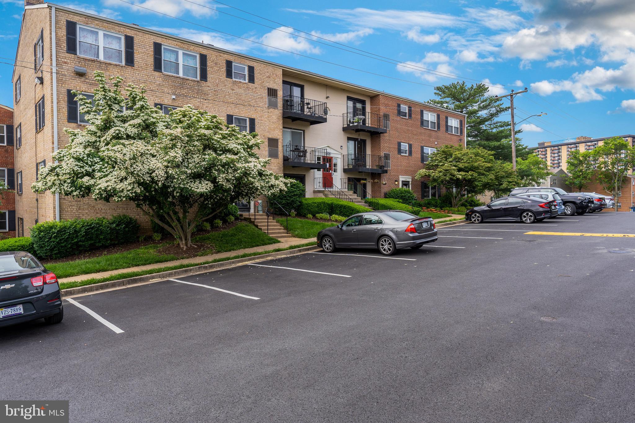 MAYFLOWER SQUARE - Residential