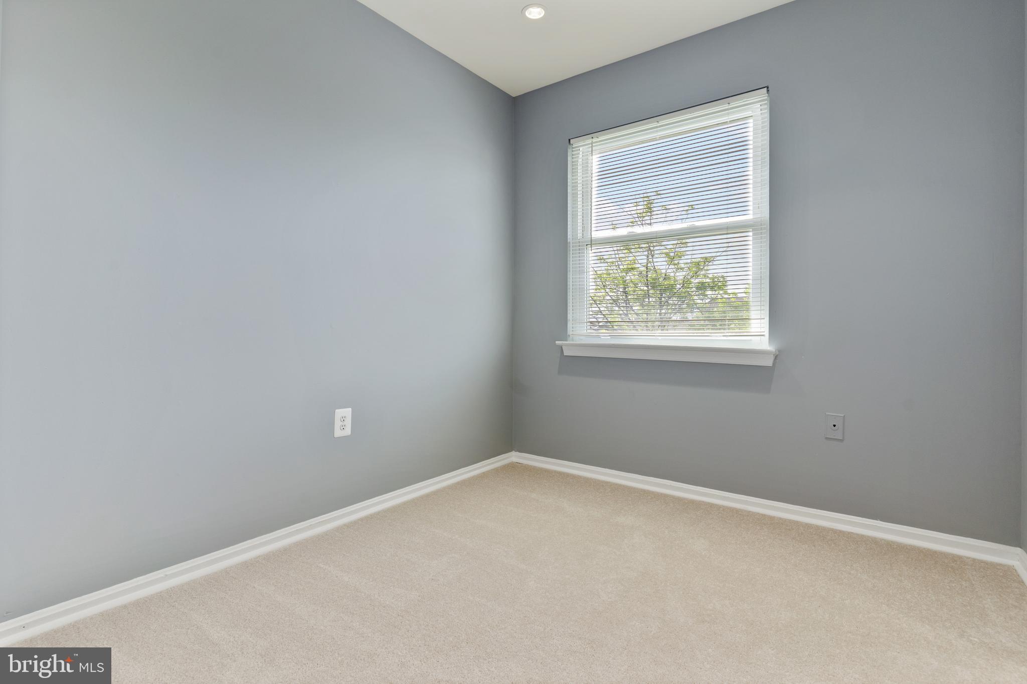 MAYFLOWER SQUARE - Residential