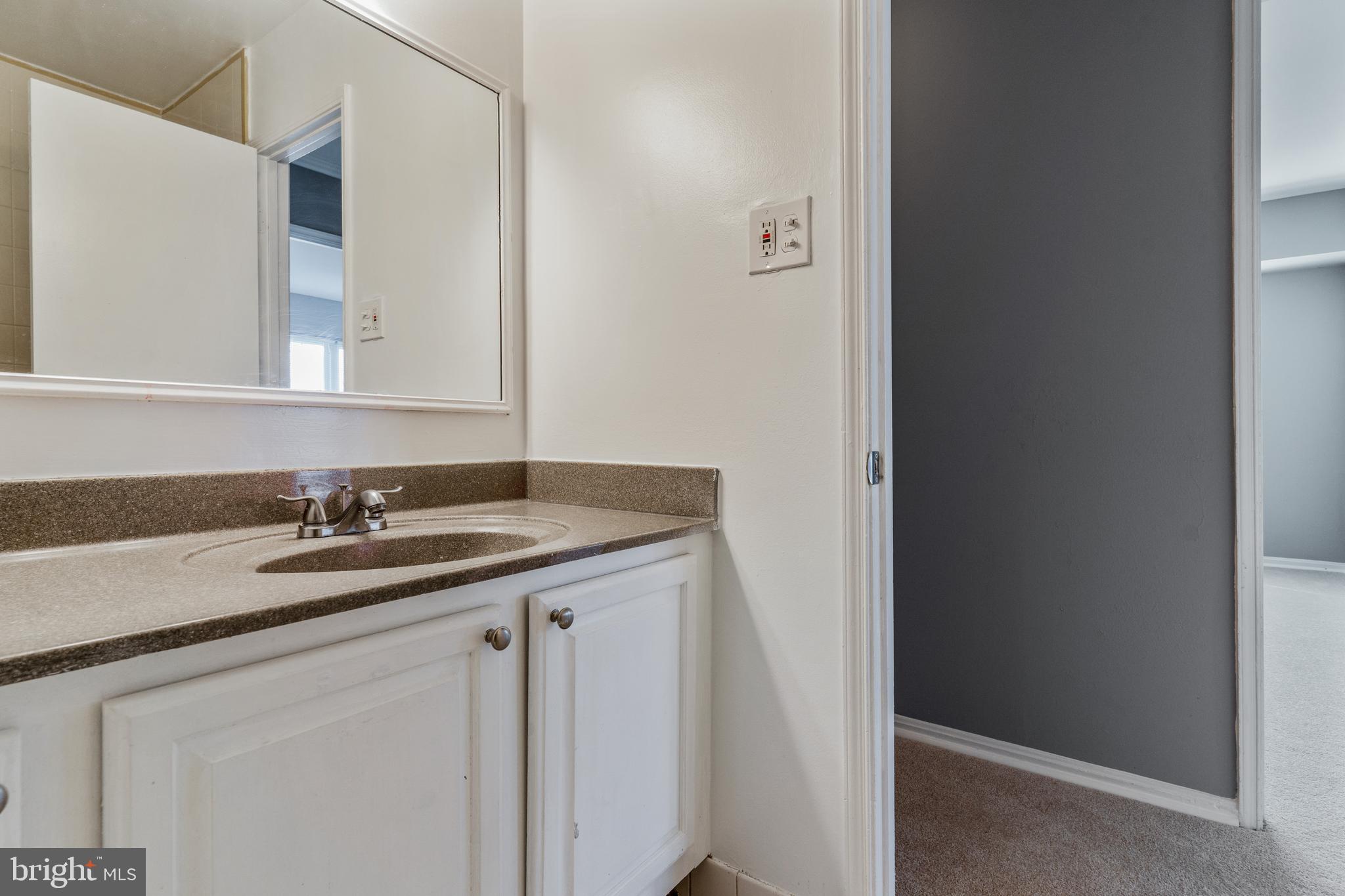 MAYFLOWER SQUARE - Residential