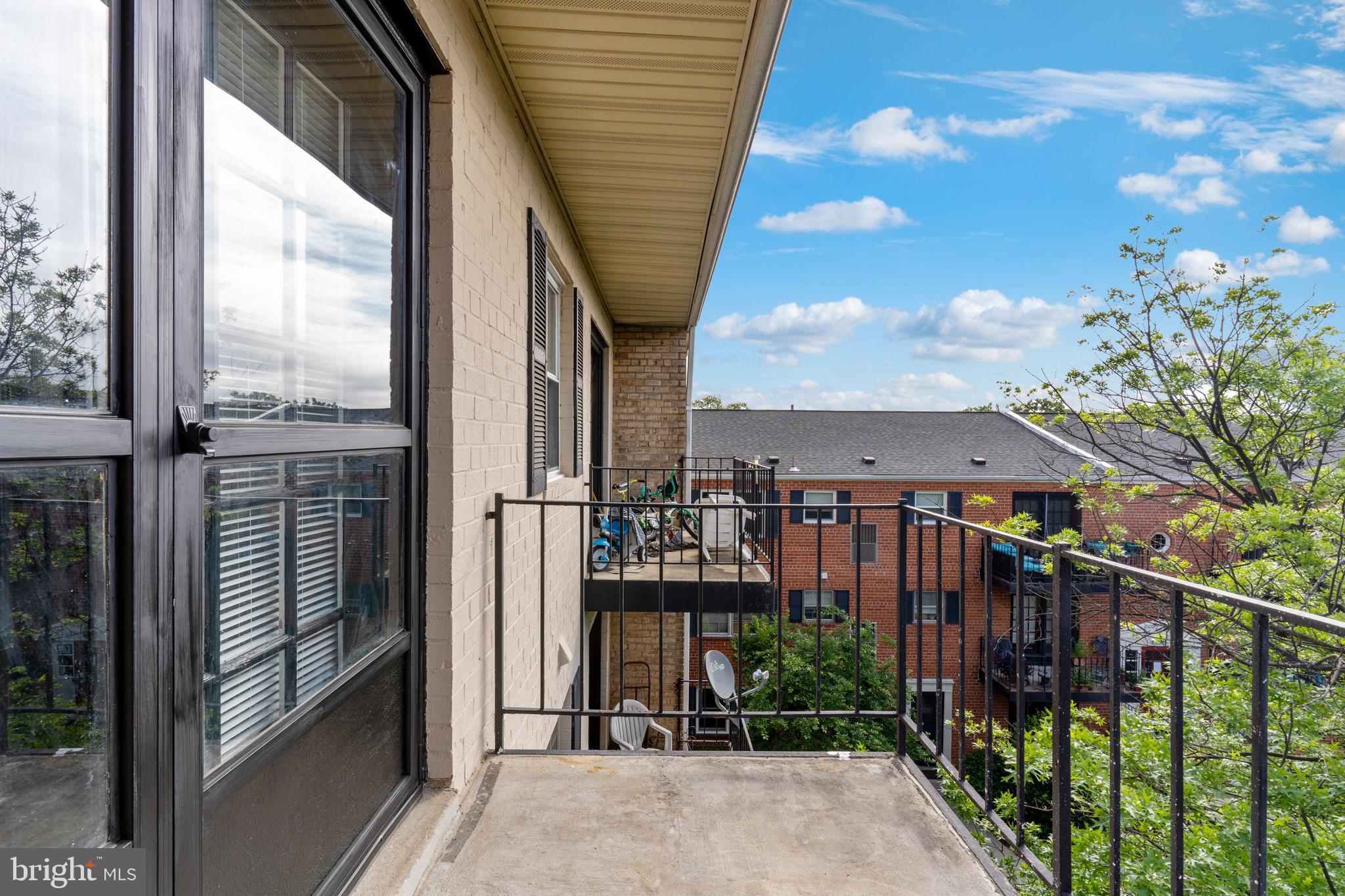 MAYFLOWER SQUARE - Residential