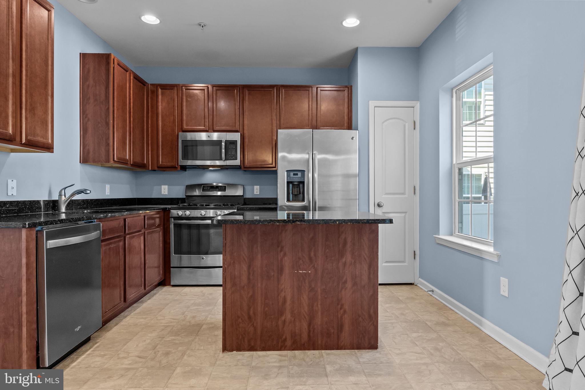 CARRIAGE HILL - Residential Lease