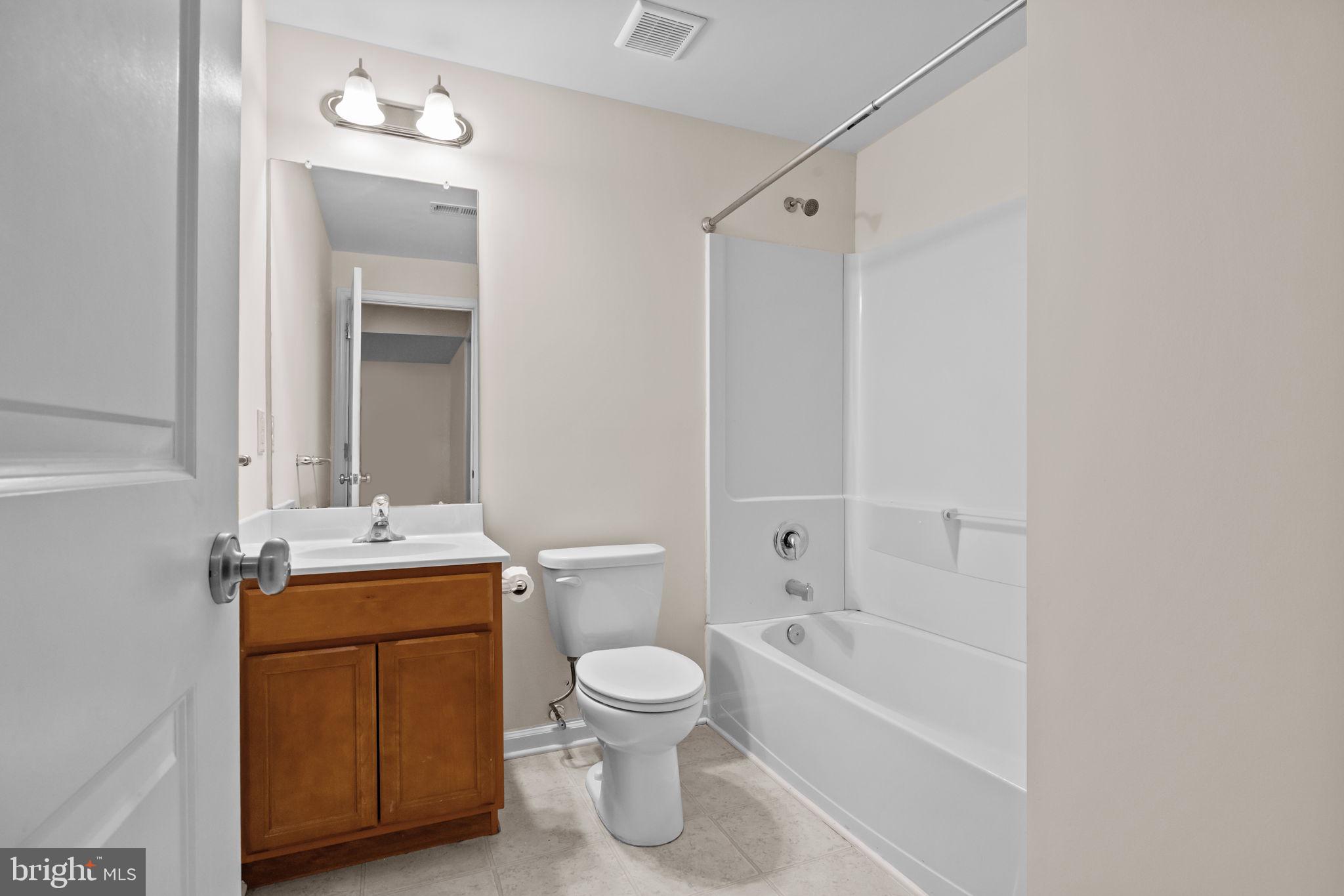 CARRIAGE HILL - Residential Lease