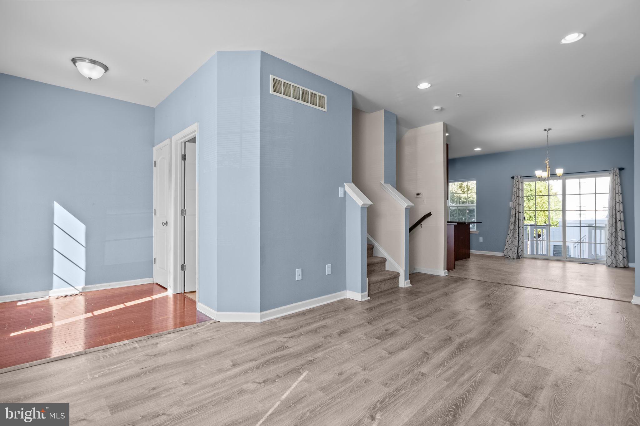 CARRIAGE HILL - Residential Lease