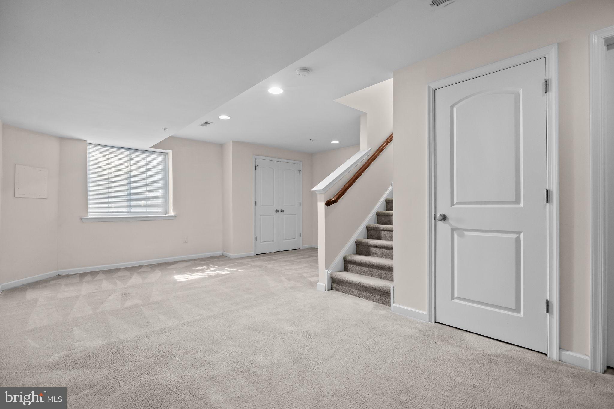 CARRIAGE HILL - Residential Lease