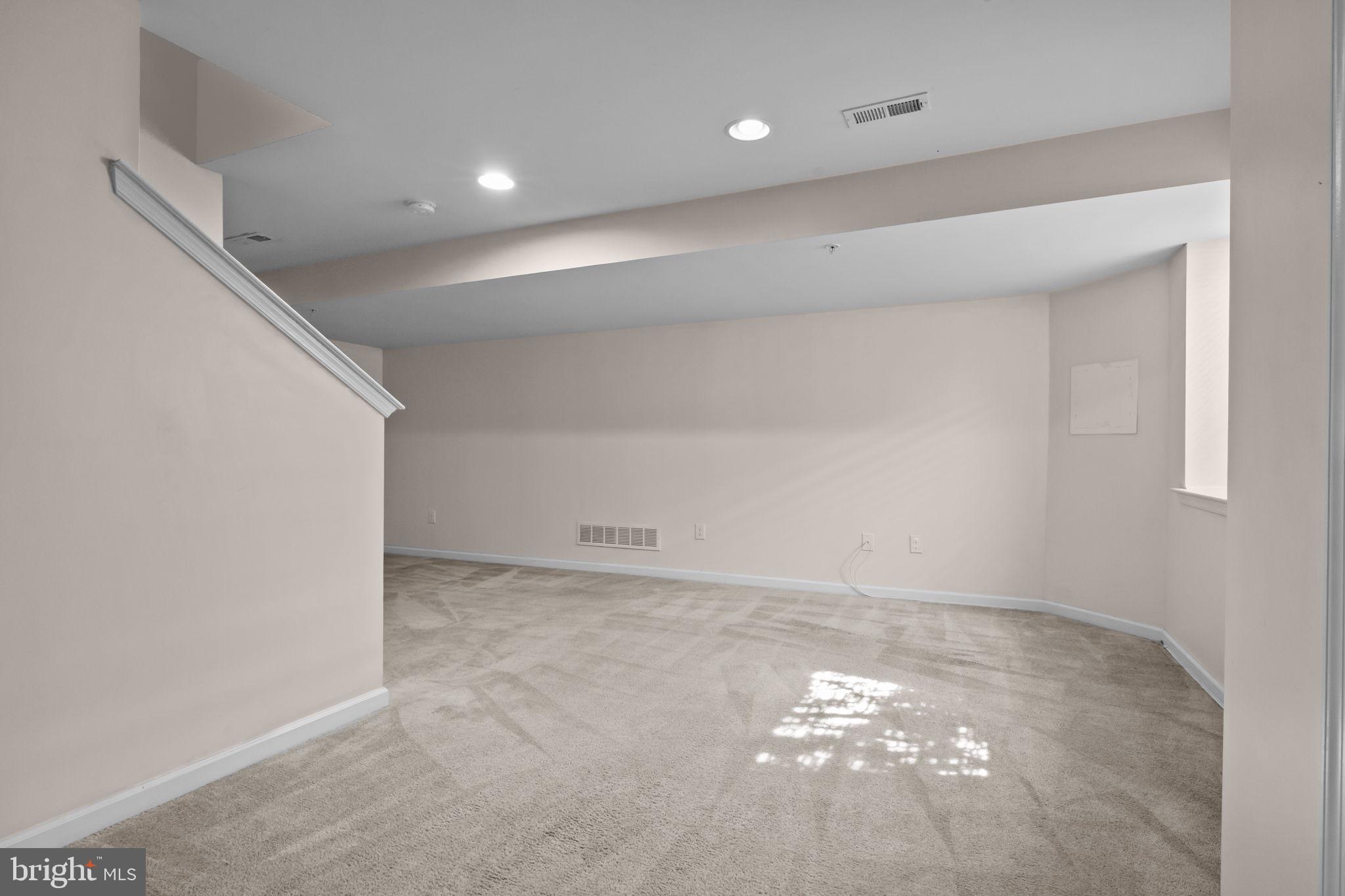 CARRIAGE HILL - Residential Lease