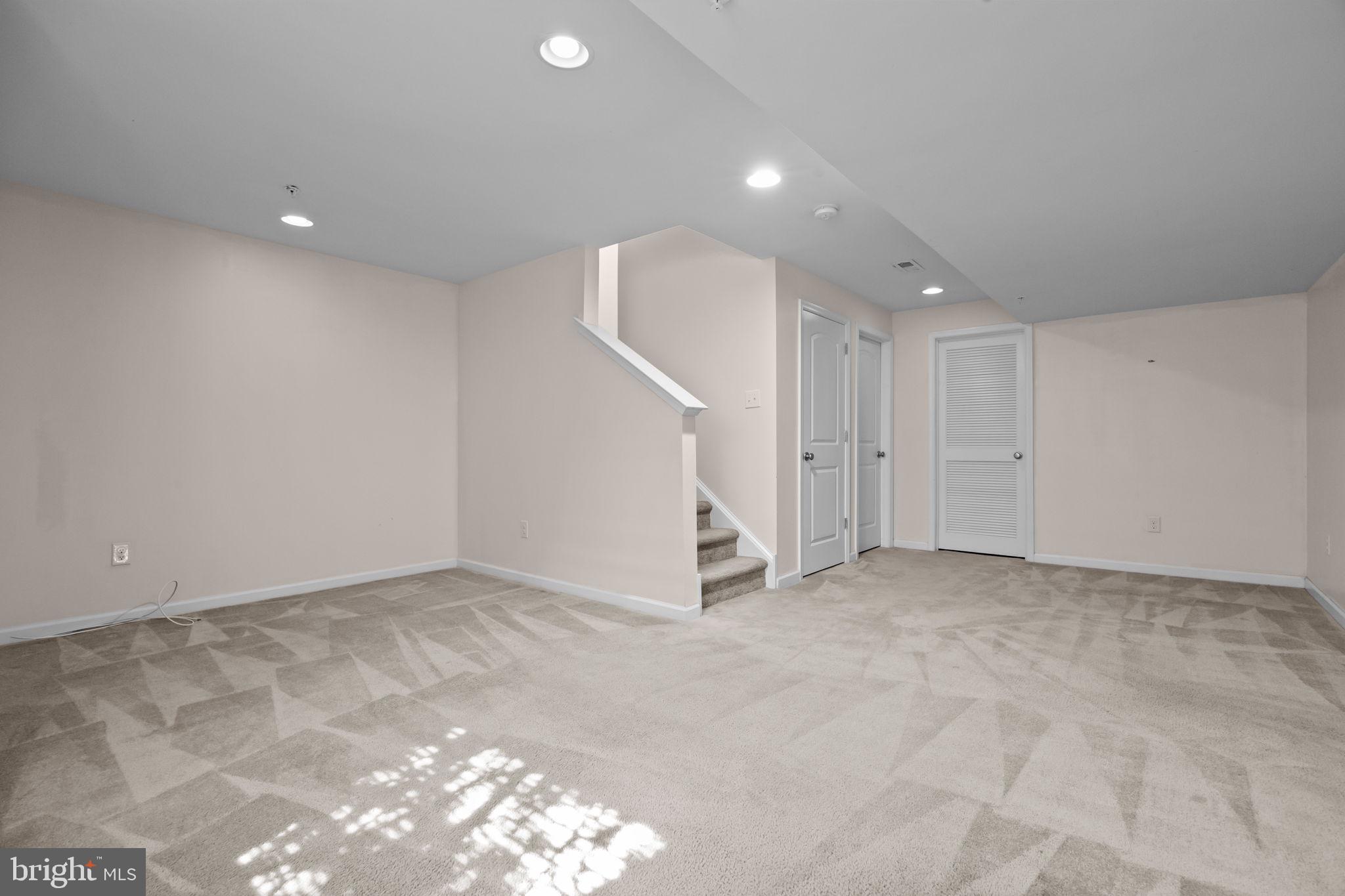 CARRIAGE HILL - Residential Lease