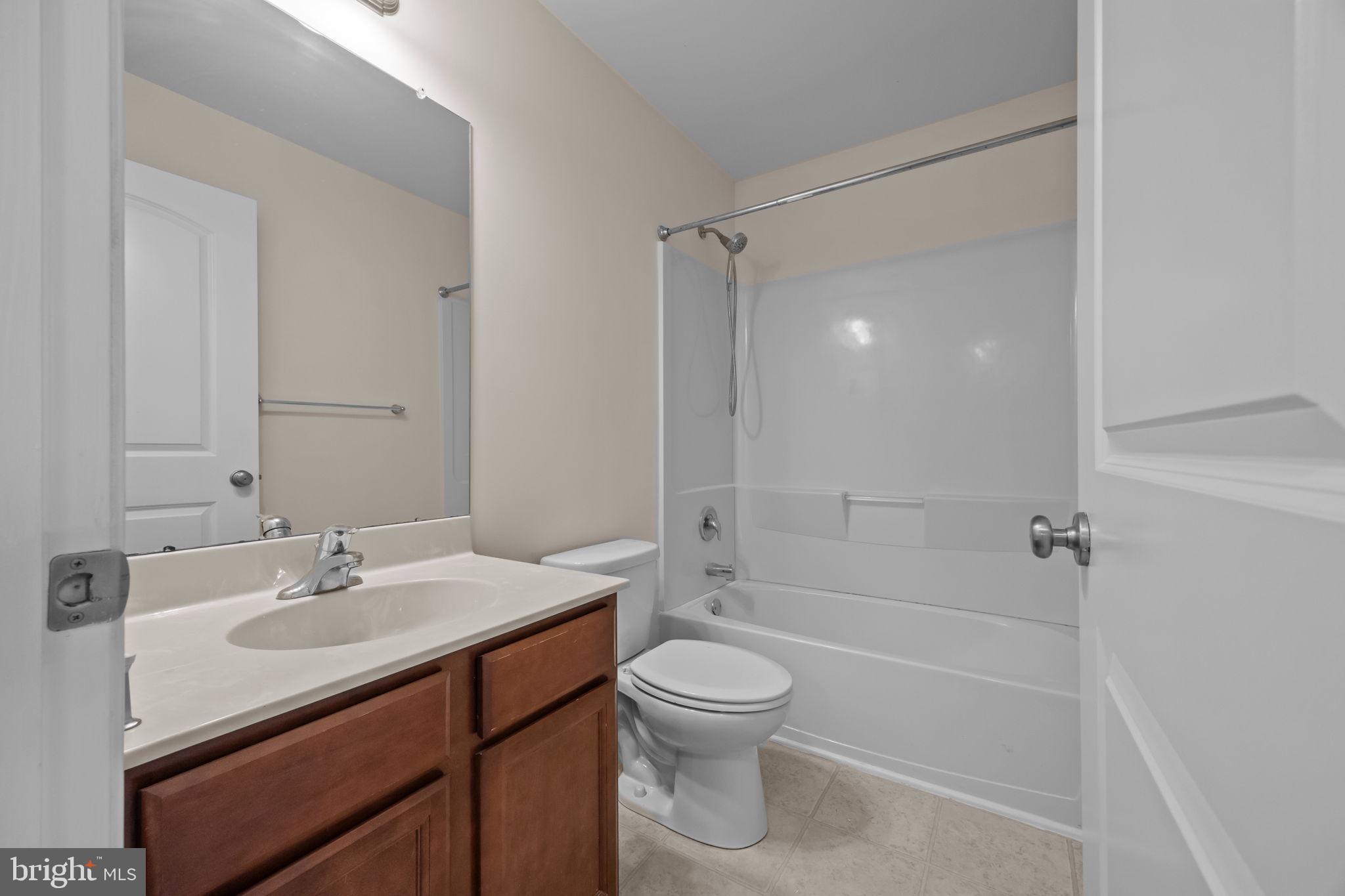 CARRIAGE HILL - Residential Lease