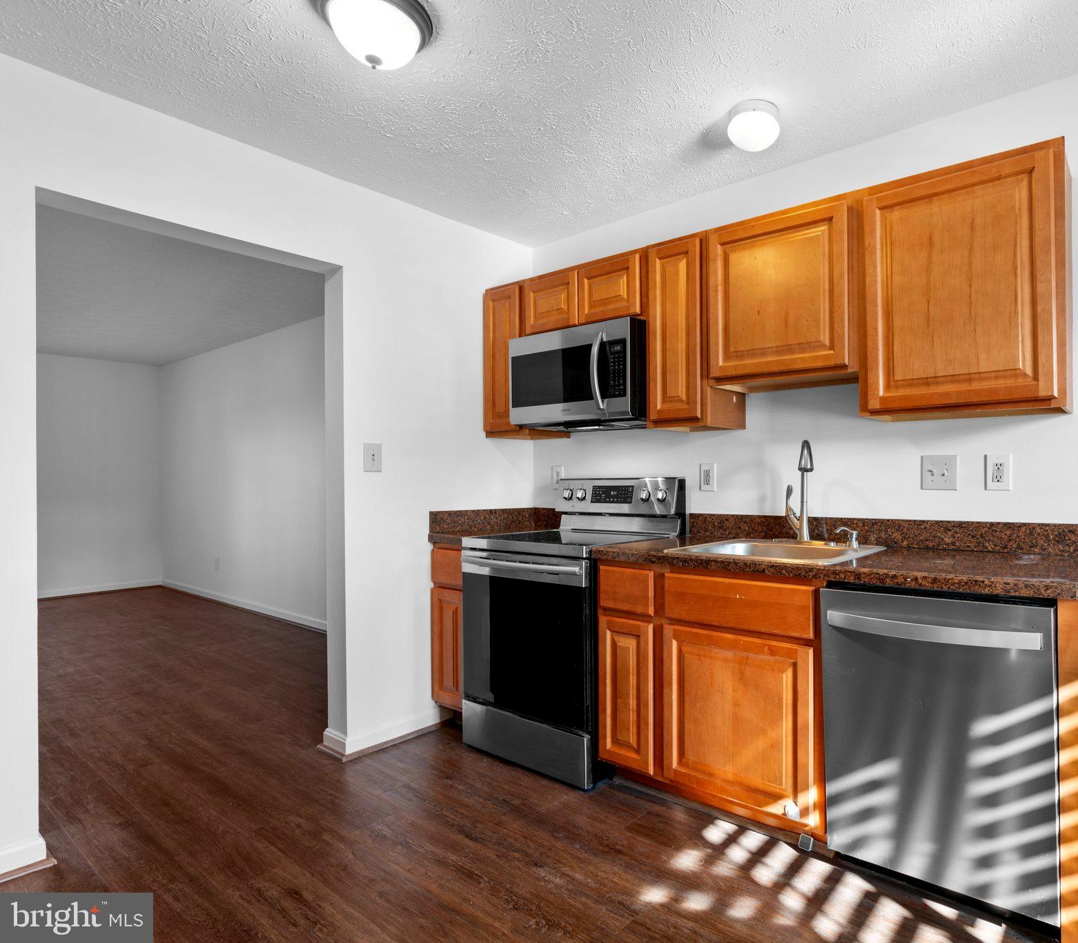 CARROLLWOOD - Residential