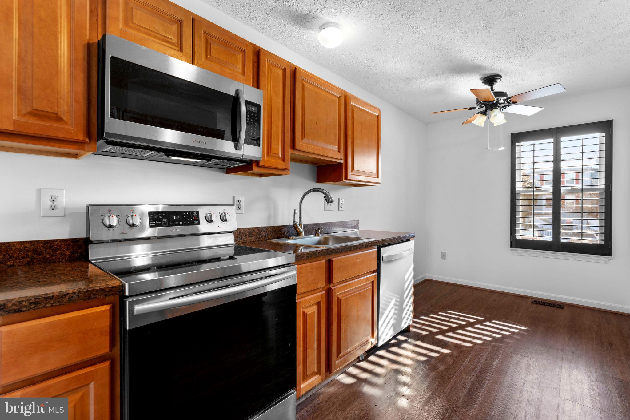 CARROLLWOOD - Residential