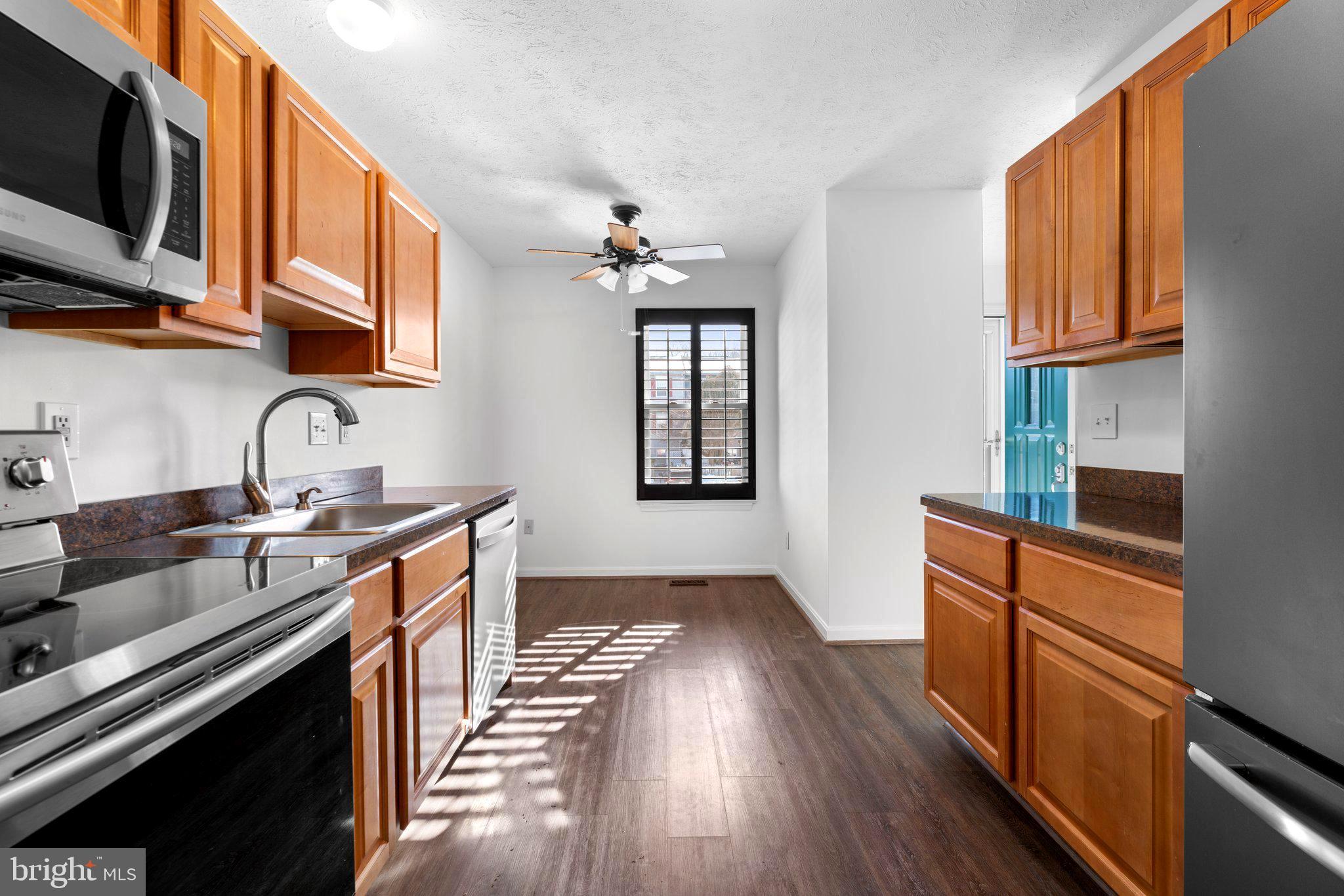 CARROLLWOOD - Residential