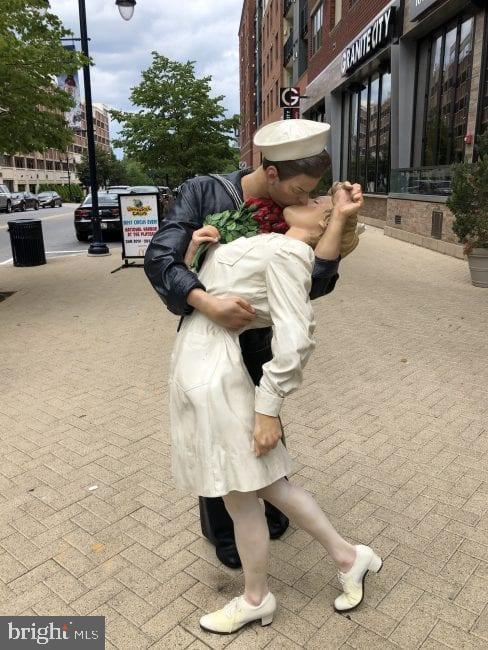 DORCHESTER ESTATES - Residential Lease