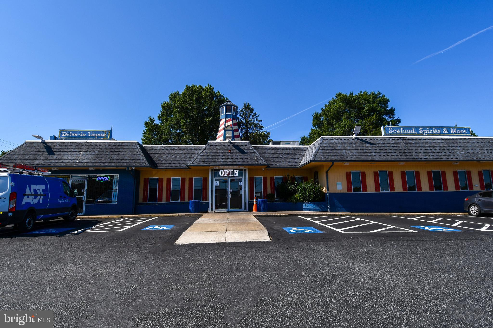 DORCHESTER ESTATES - Residential Lease