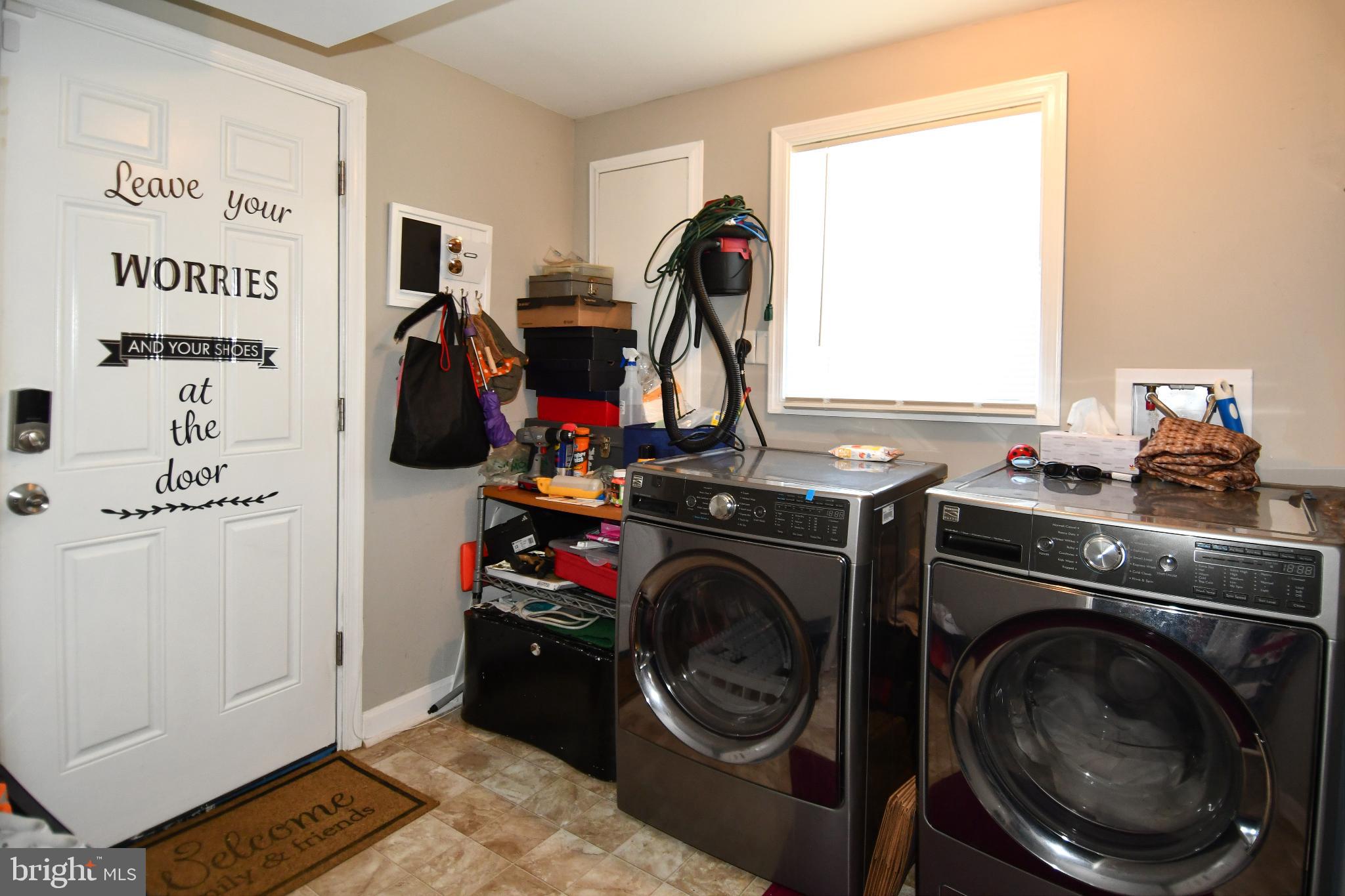 DORCHESTER ESTATES - Residential Lease