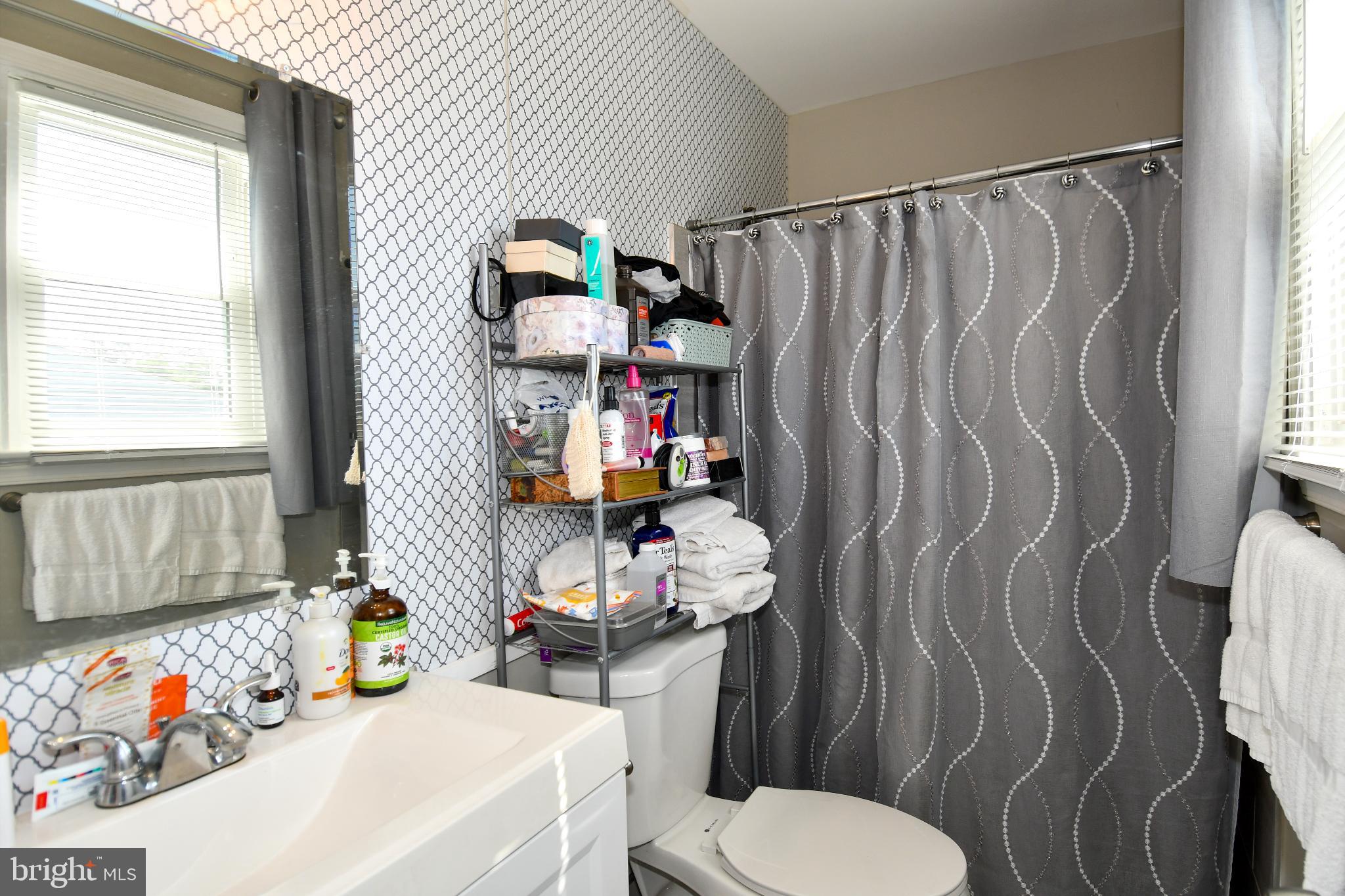 DORCHESTER ESTATES - Residential Lease