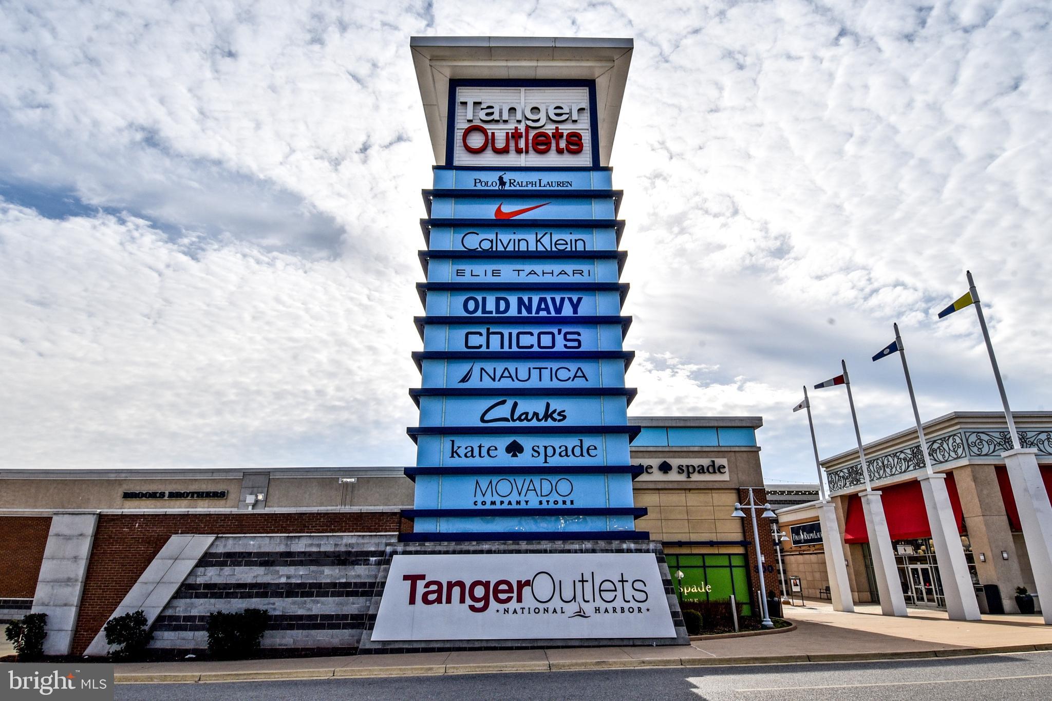 DORCHESTER ESTATES - Residential Lease