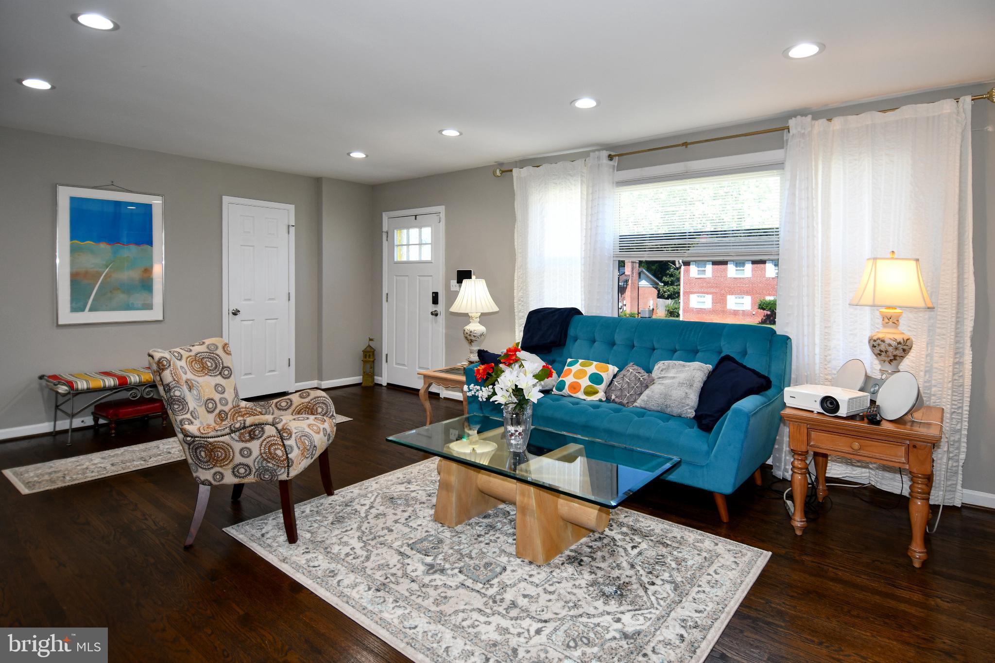 DORCHESTER ESTATES - Residential Lease