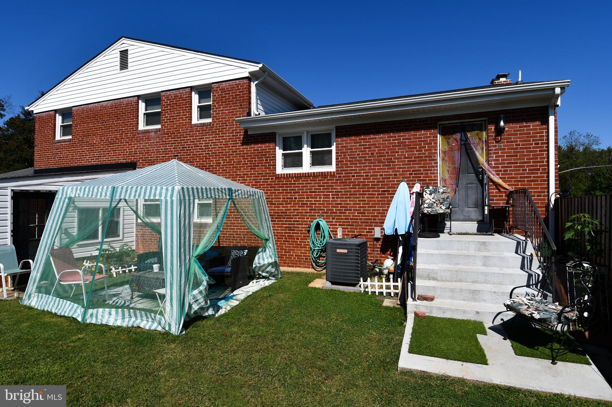 DORCHESTER ESTATES - Residential Lease