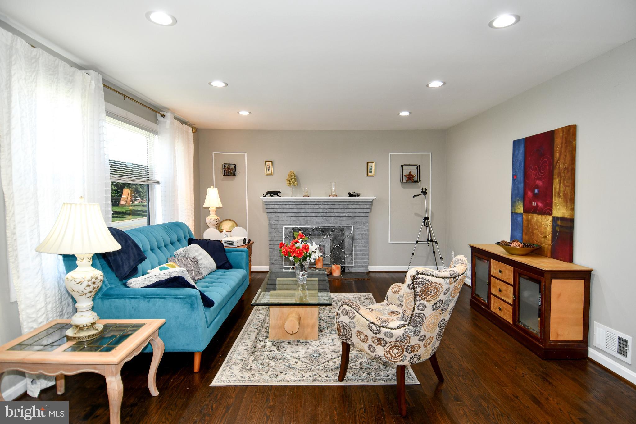 DORCHESTER ESTATES - Residential Lease