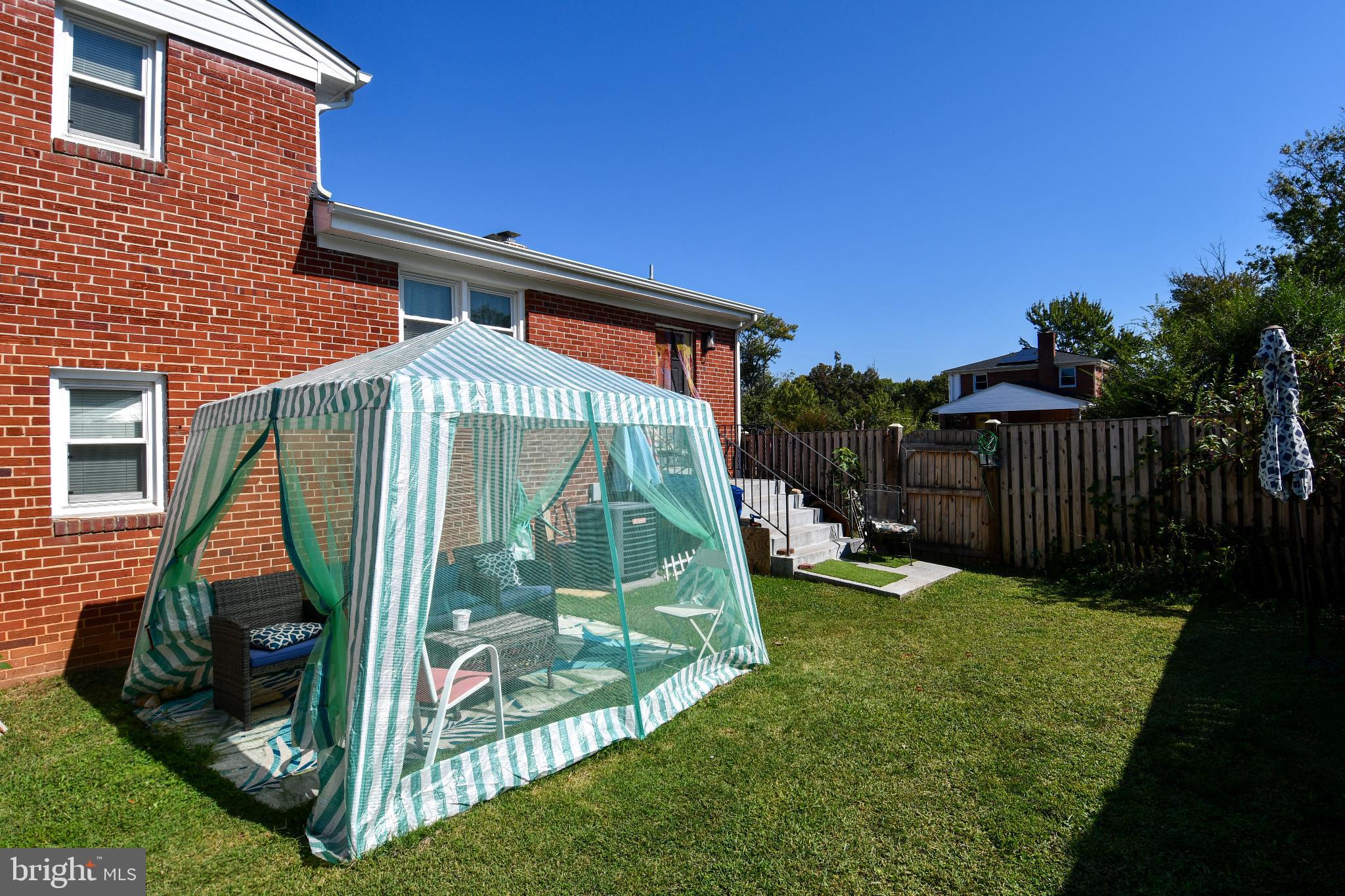 DORCHESTER ESTATES - Residential Lease