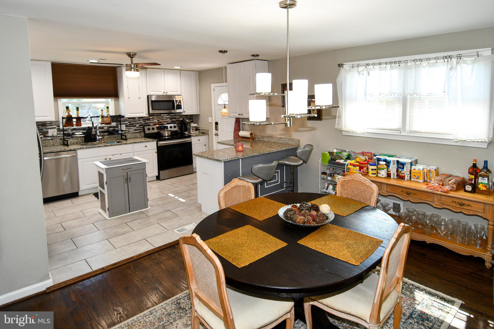 DORCHESTER ESTATES - Residential Lease