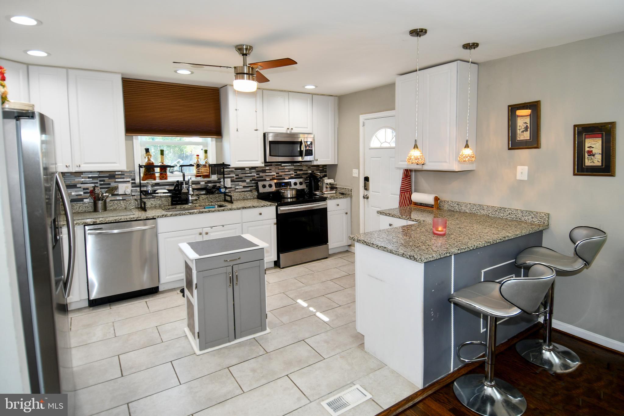 DORCHESTER ESTATES - Residential Lease