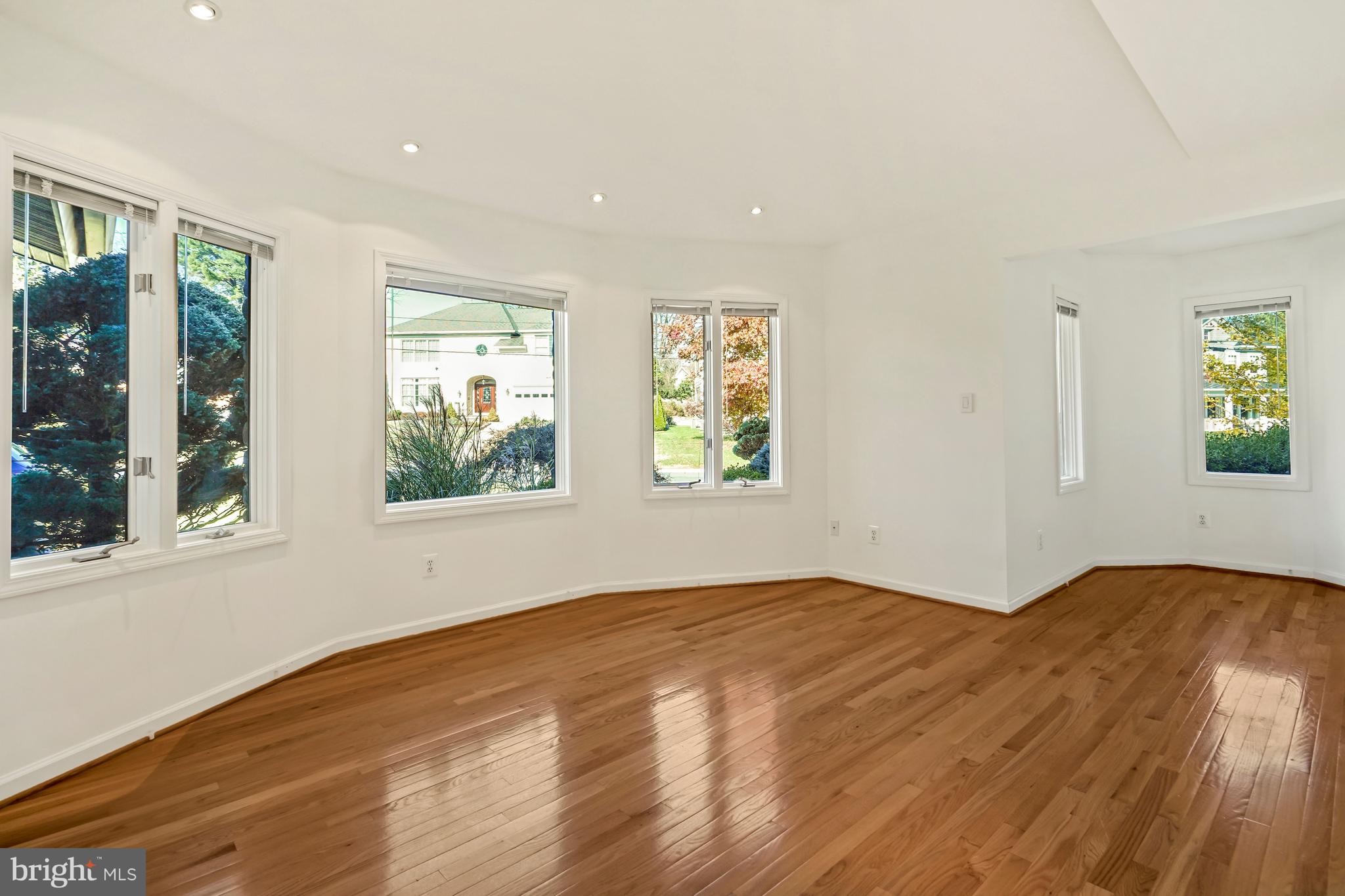 KENWOOD PARK - Residential