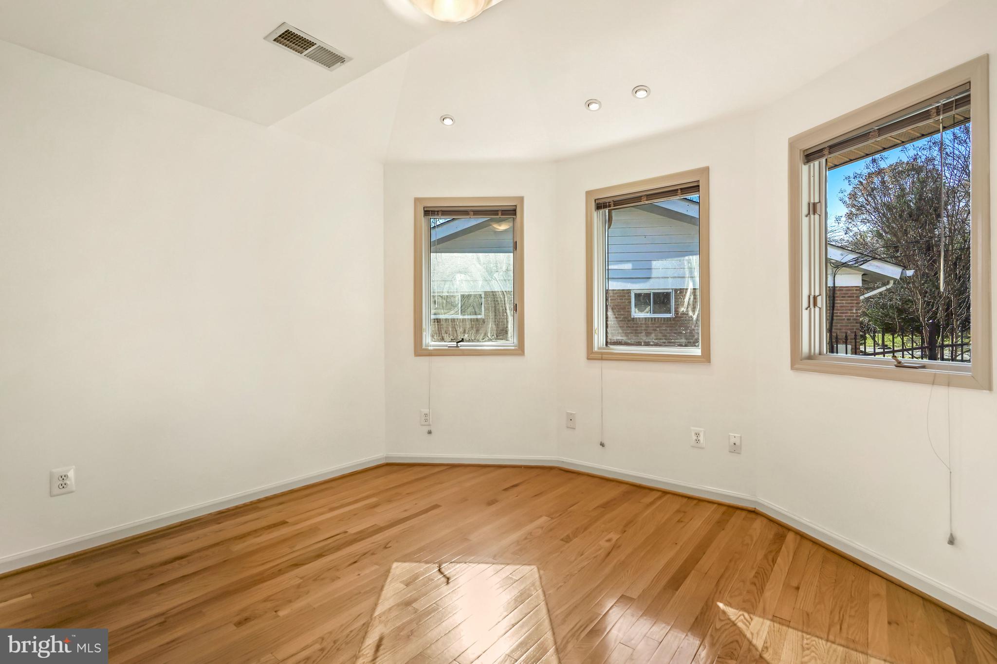 KENWOOD PARK - Residential