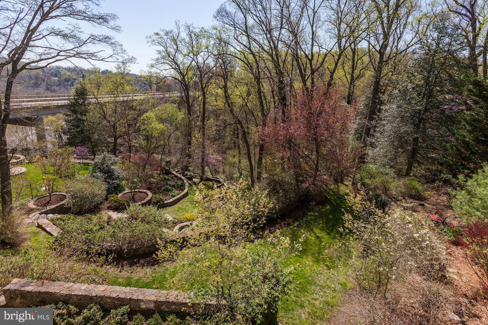 BELLEVUE FOREST - Residential