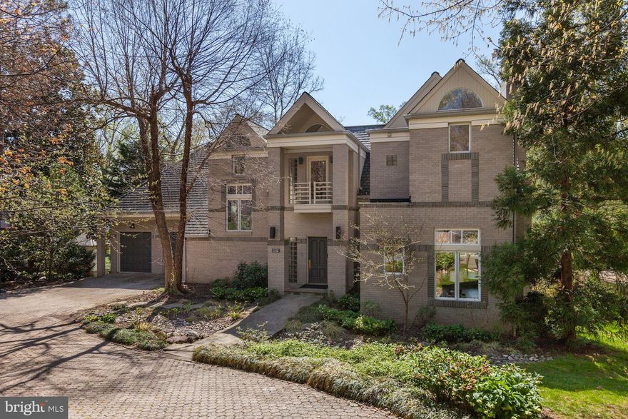 BREATHTAKING GARDEN OASIS in a prime cul-de-sac location! Get lost in the beautiful blooms from private gazebo! BACKS TO PARKLAND w/ PICTURESQUE VIEWS! Set on 0.89 acres - features lavish landscaping. STRIKING CHARACTER, FANTASTIC SIGHT LINES! 5BR/4.5BA w/ views from nearly every room. Gourmet kitchen. Gorgeous Master BR w/ balcony, spa-bath, WICs + office. Rec Rm + Jacuzzi.