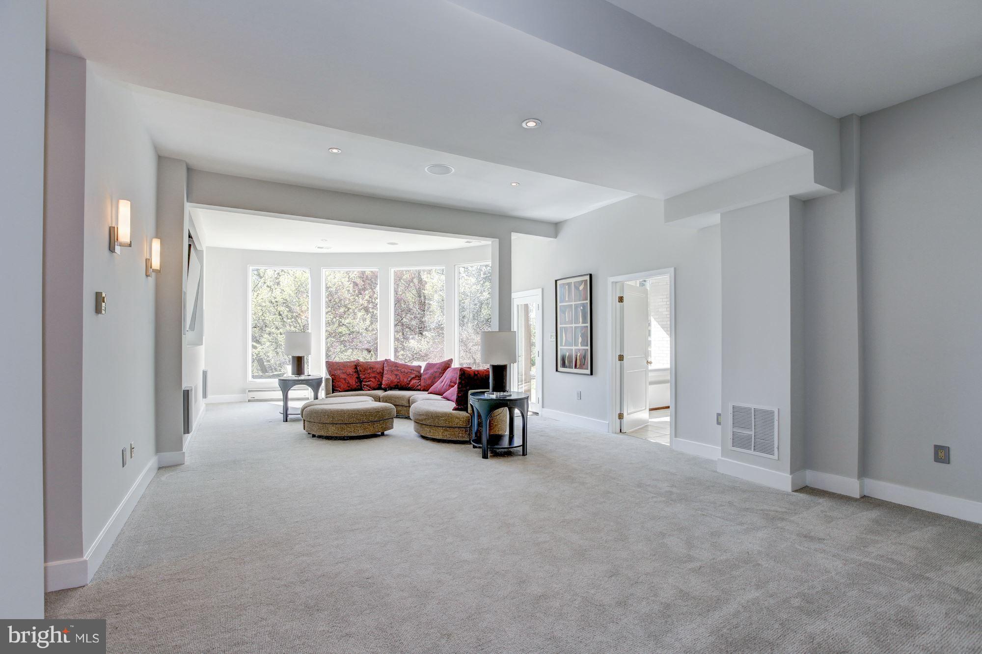 BELLEVUE FOREST - Residential