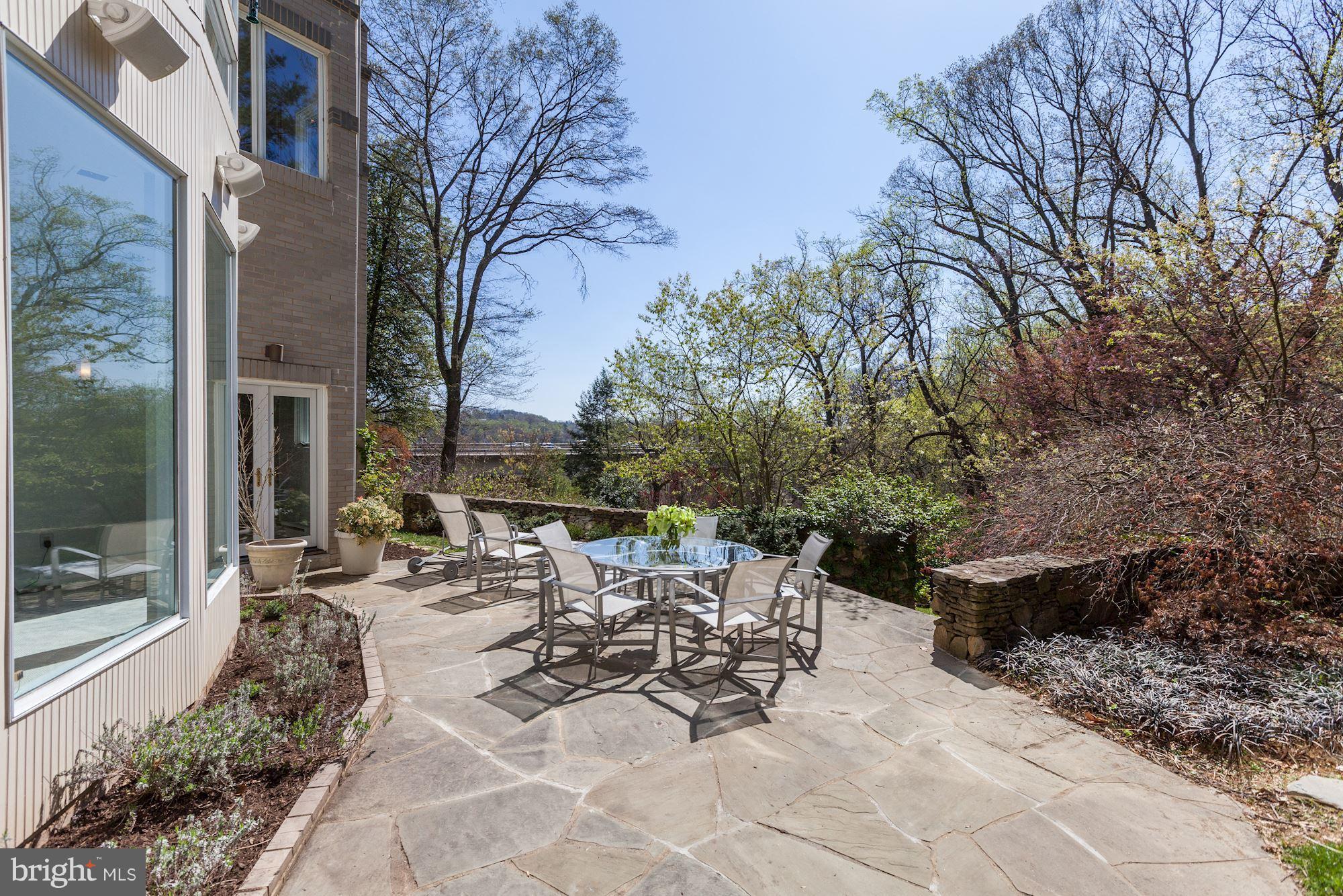 BELLEVUE FOREST - Residential