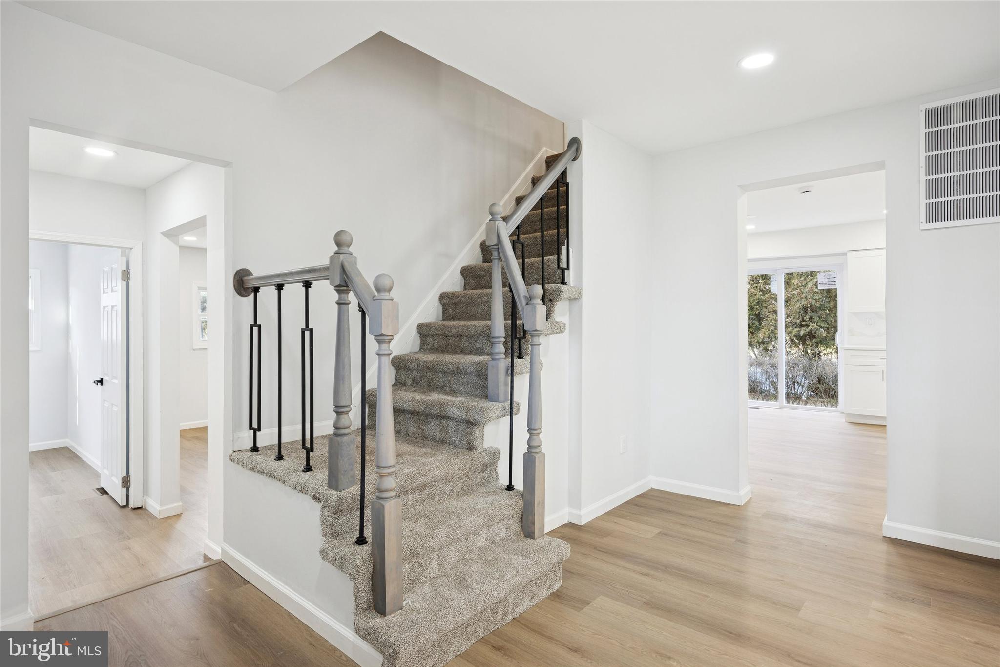 5 S SYRACUSE DRIVE