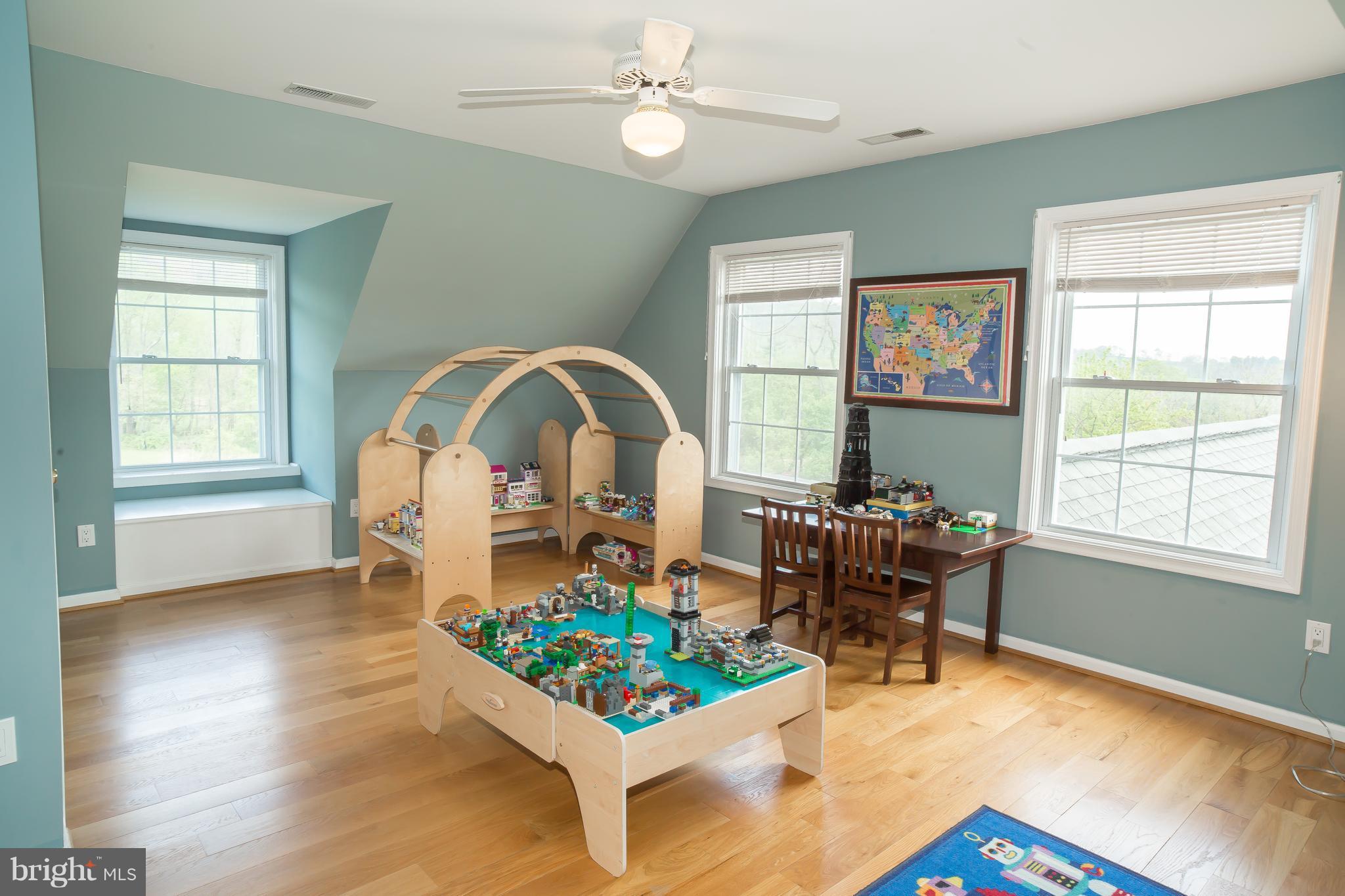 WHITEHALL FARM - Residential