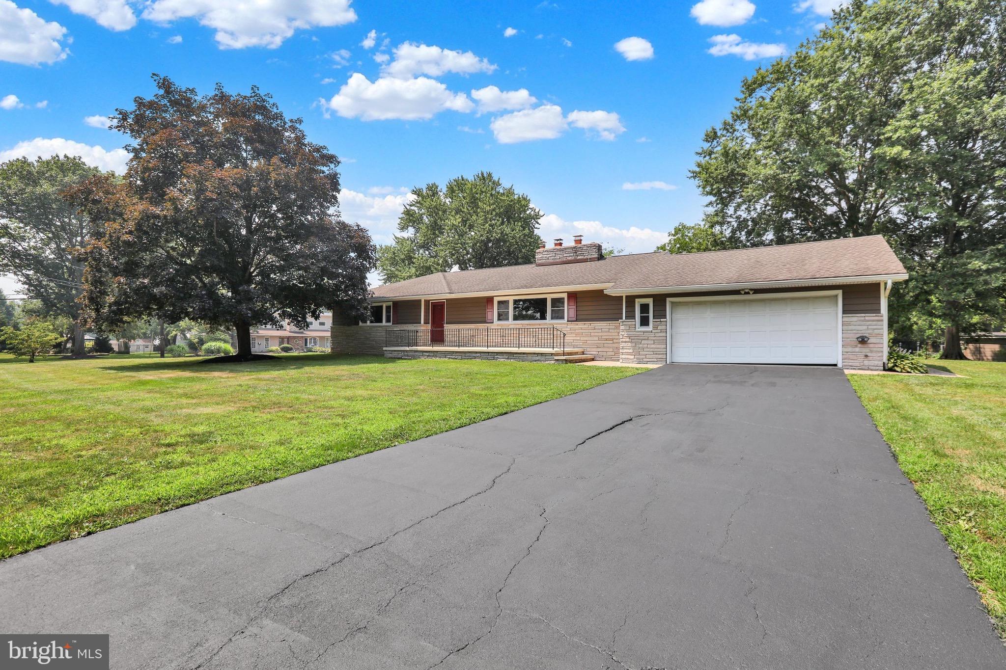 3 WOODCLIFFE DRIVE