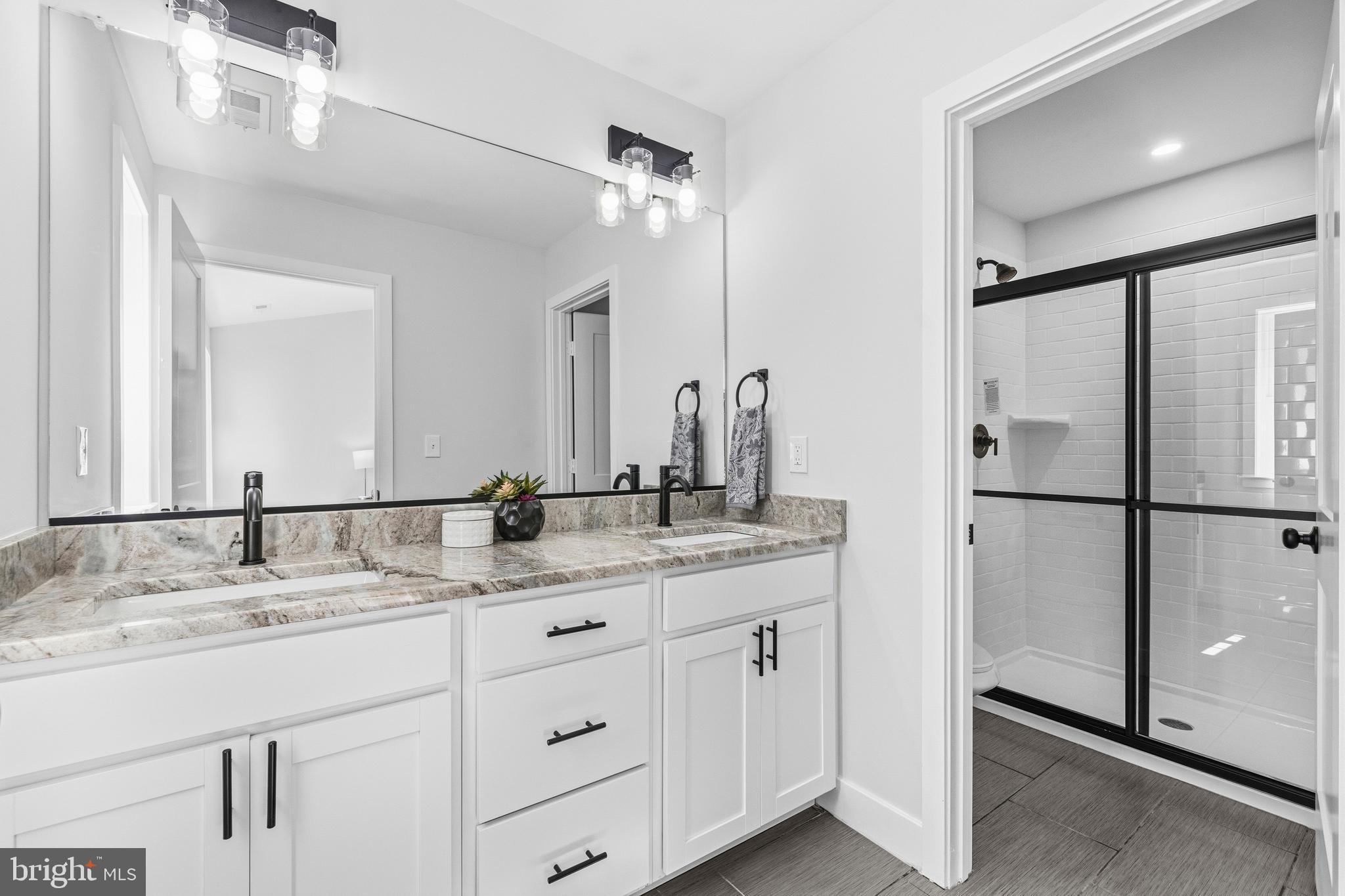 COLUMBIA RUN TOWNHOMES - Residential