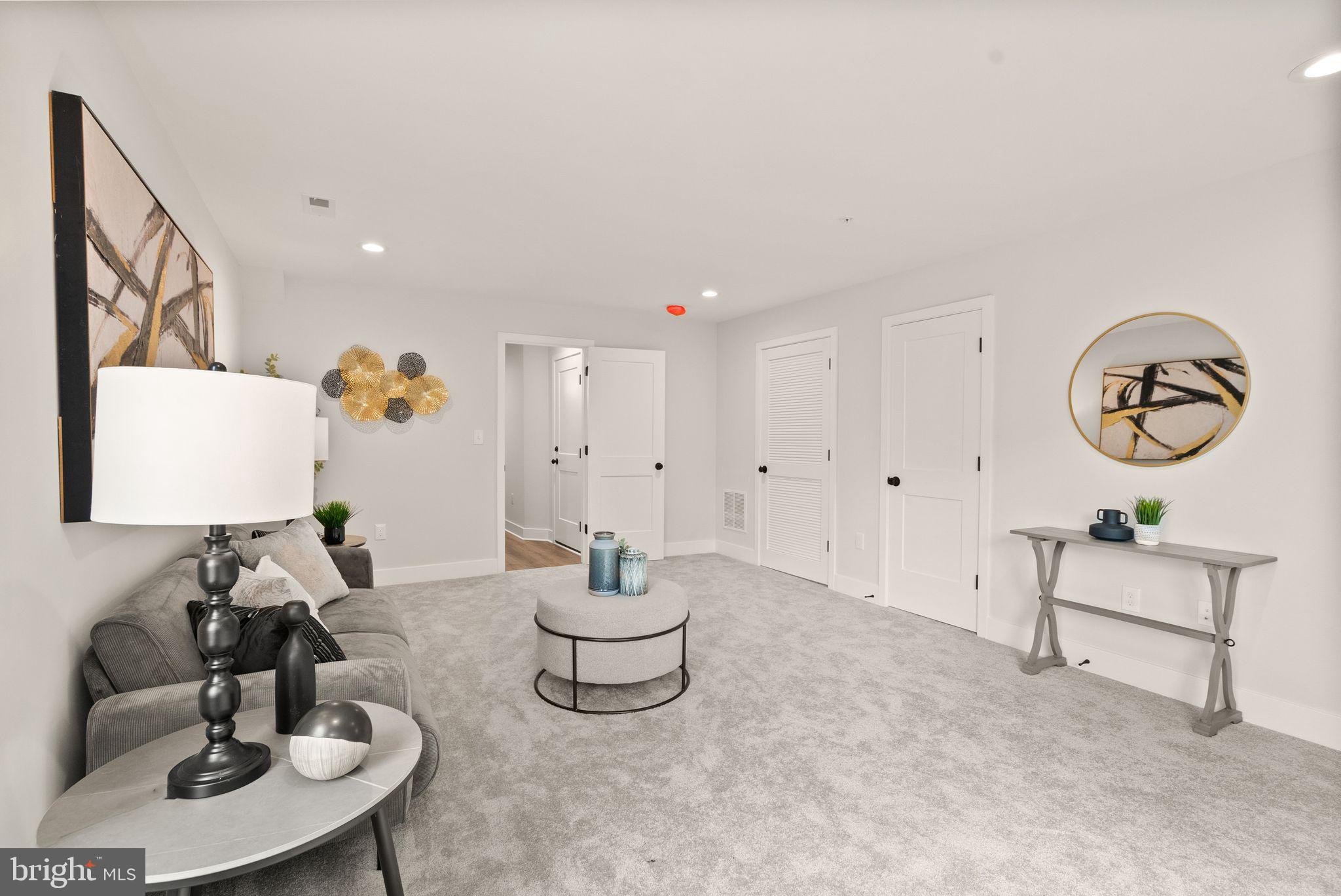 COLUMBIA RUN TOWNHOMES - Residential