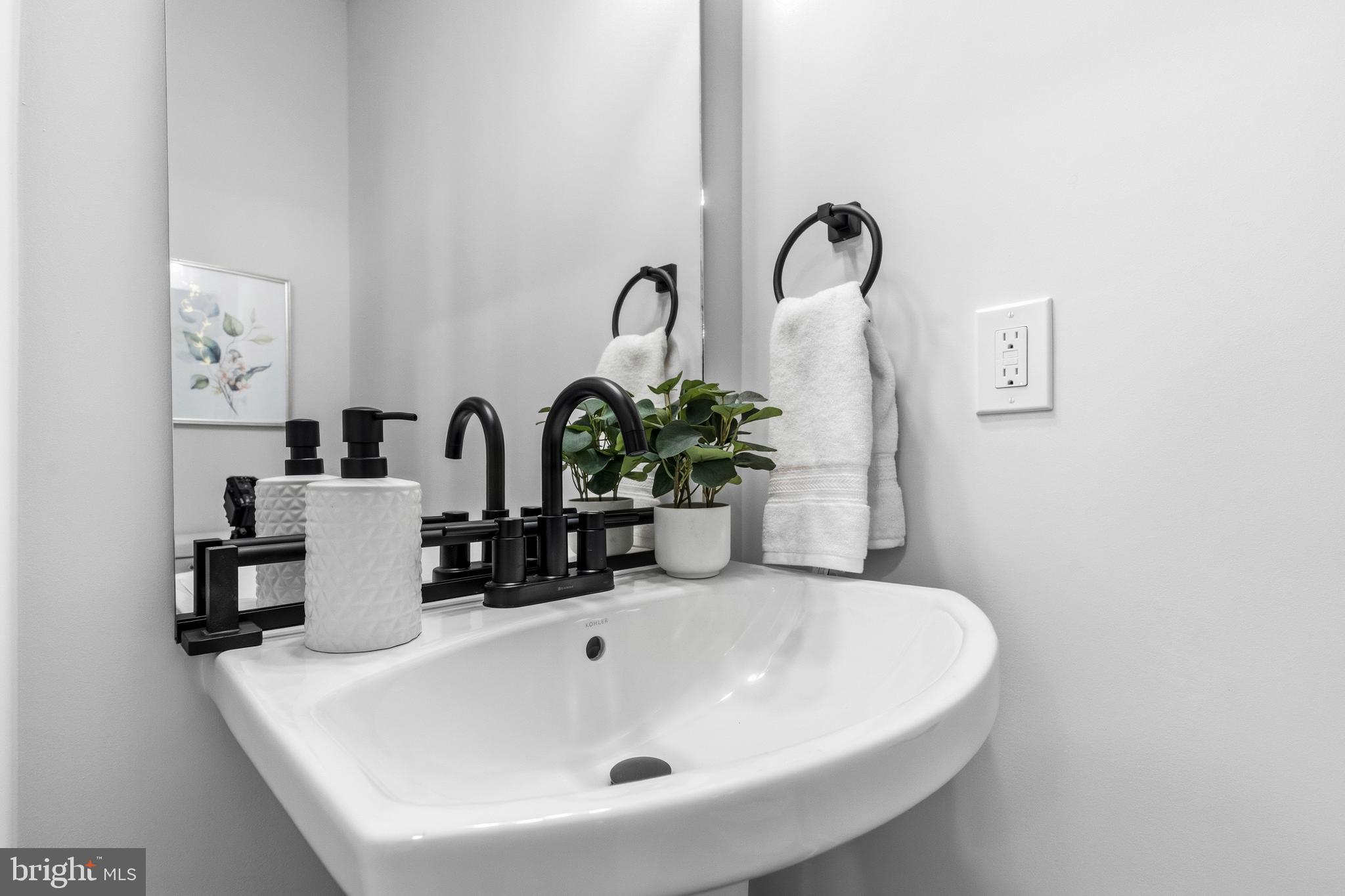 COLUMBIA RUN TOWNHOMES - Residential