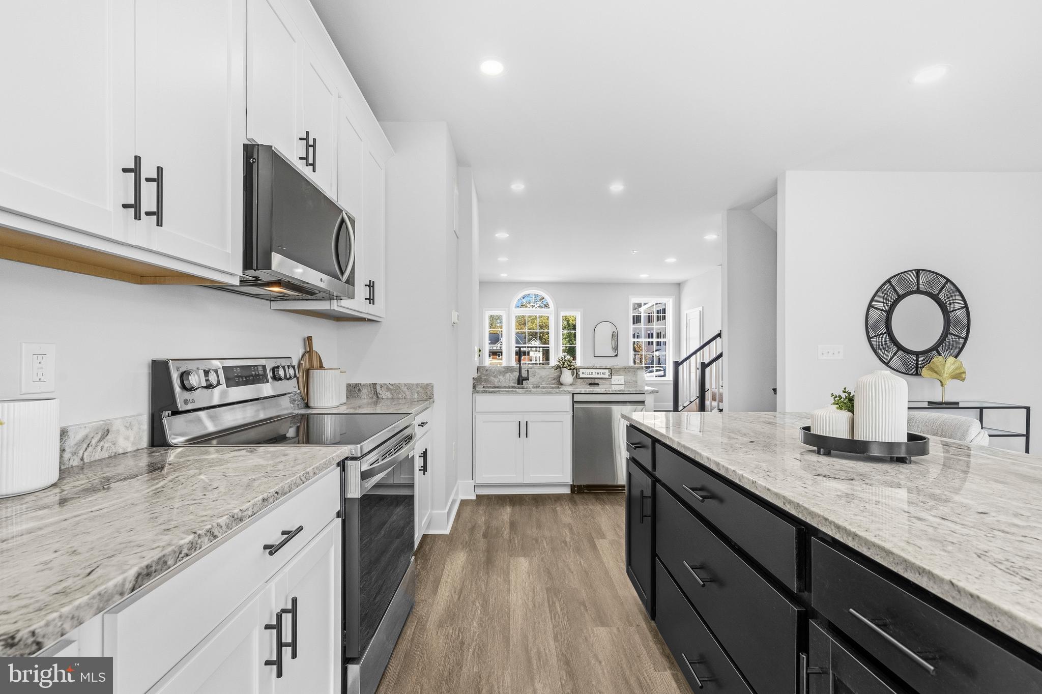 COLUMBIA RUN TOWNHOMES - Residential