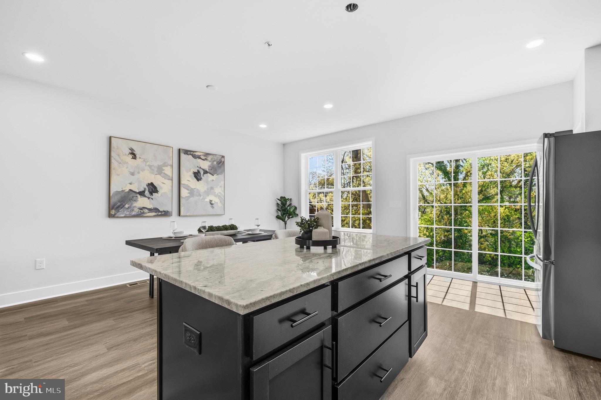 COLUMBIA RUN TOWNHOMES - Residential