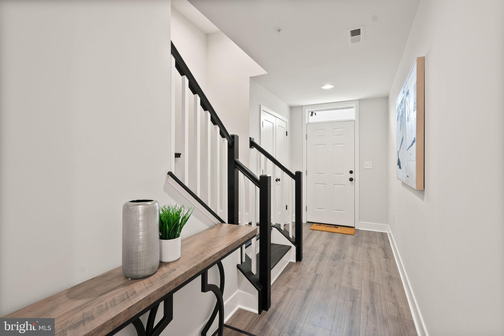 COLUMBIA RUN TOWNHOMES - Residential