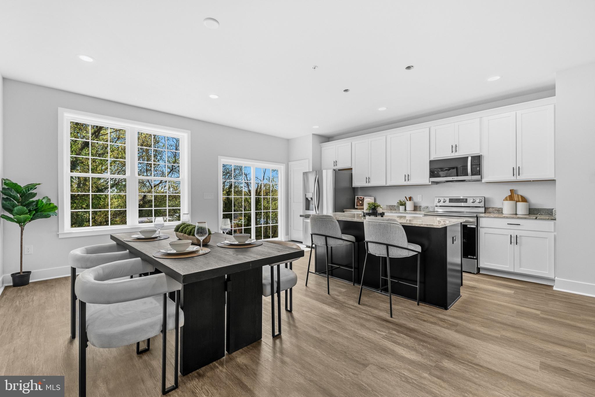 COLUMBIA RUN TOWNHOMES - Residential