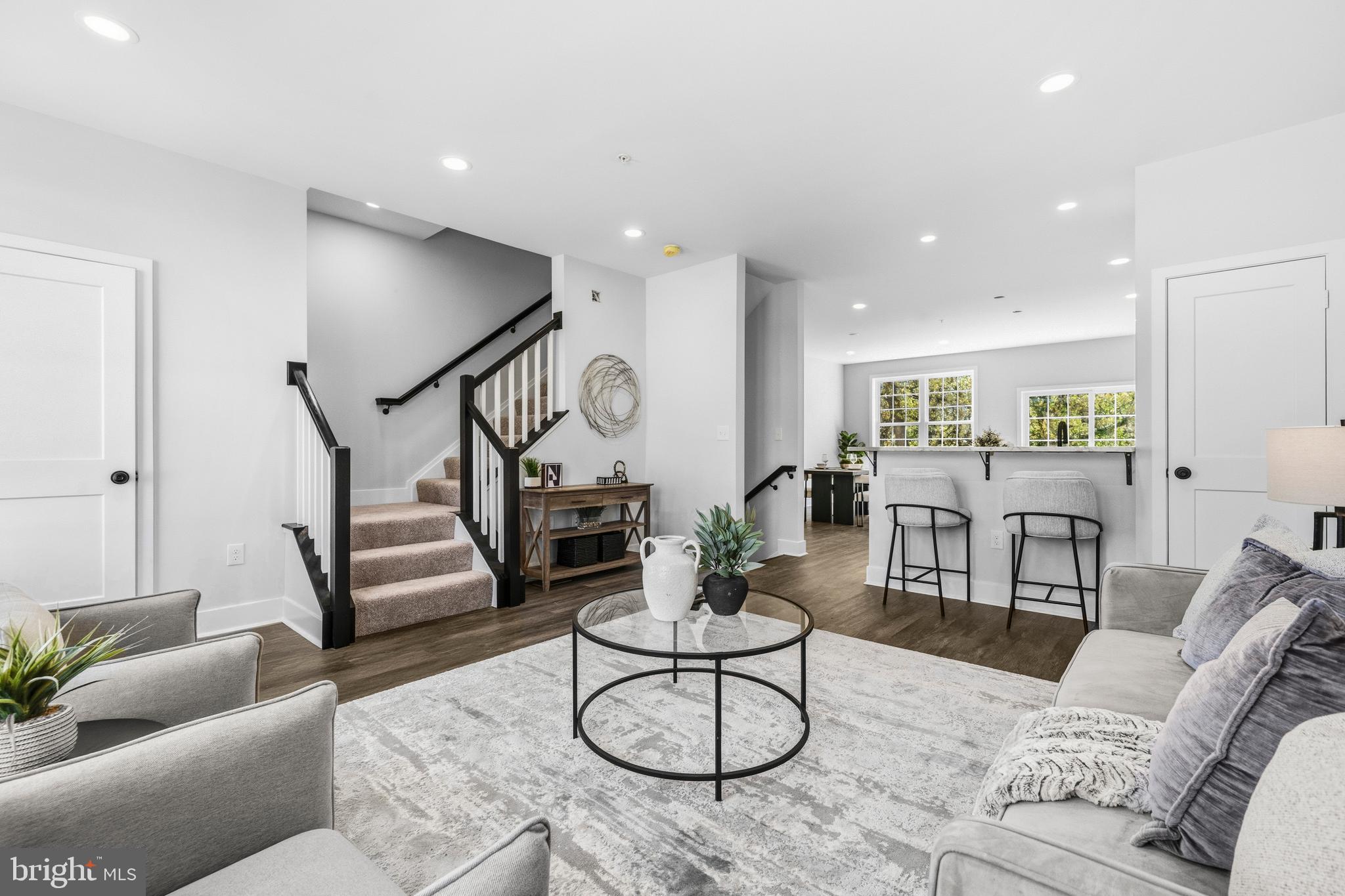 COLUMBIA RUN TOWNHOMES - Residential