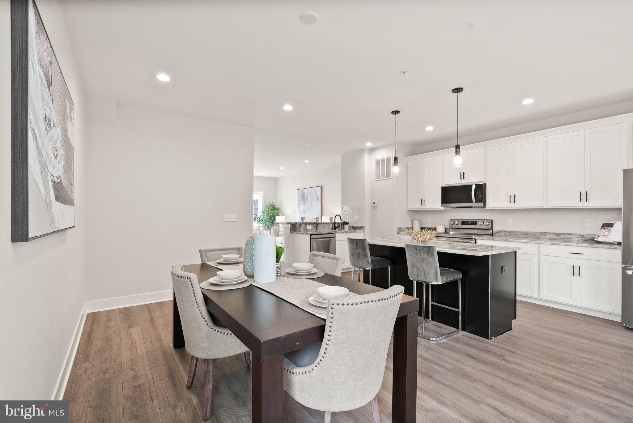 COLUMBIA RUN TOWNHOMES - Residential