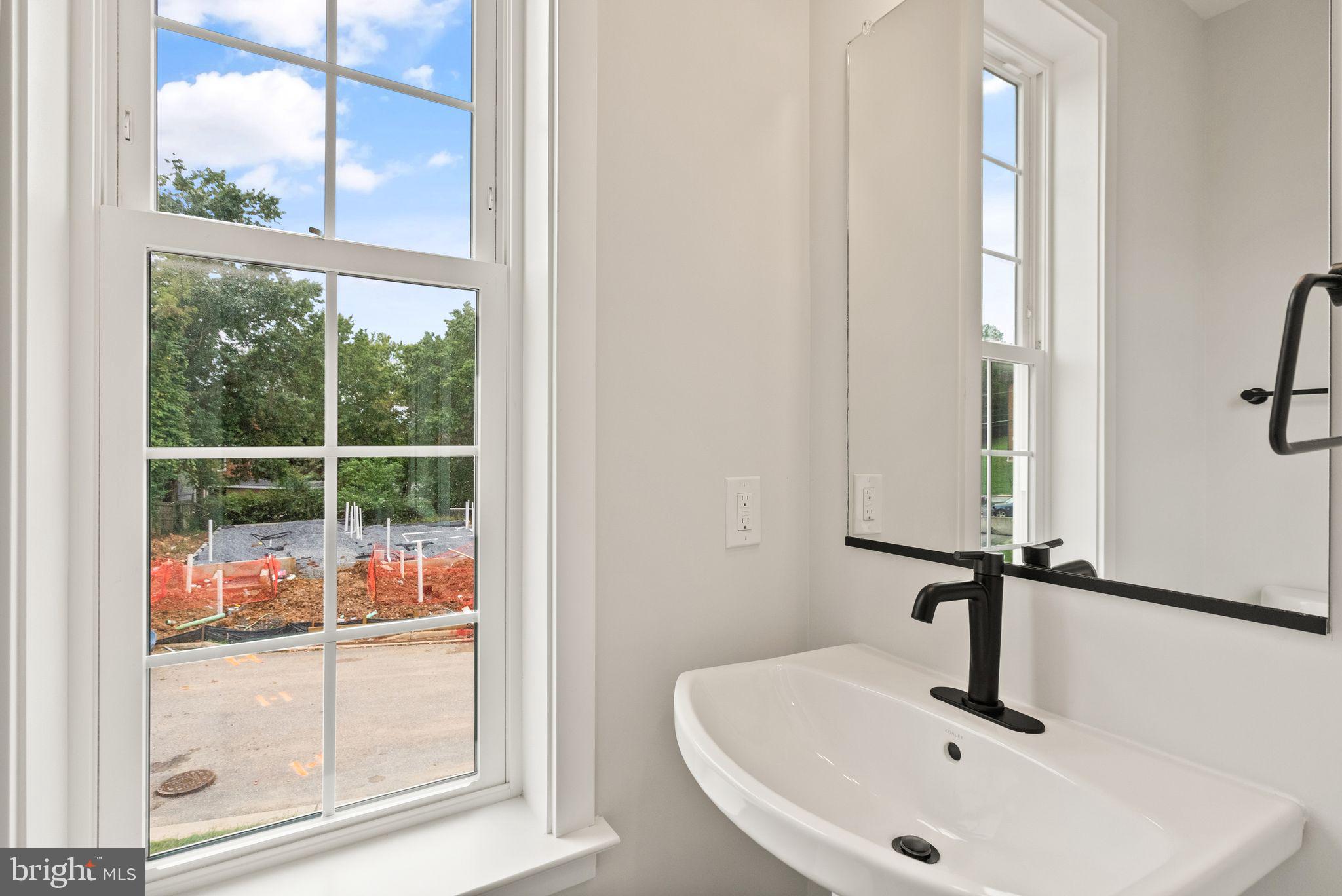 COLUMBIA RUN TOWNHOMES - Residential