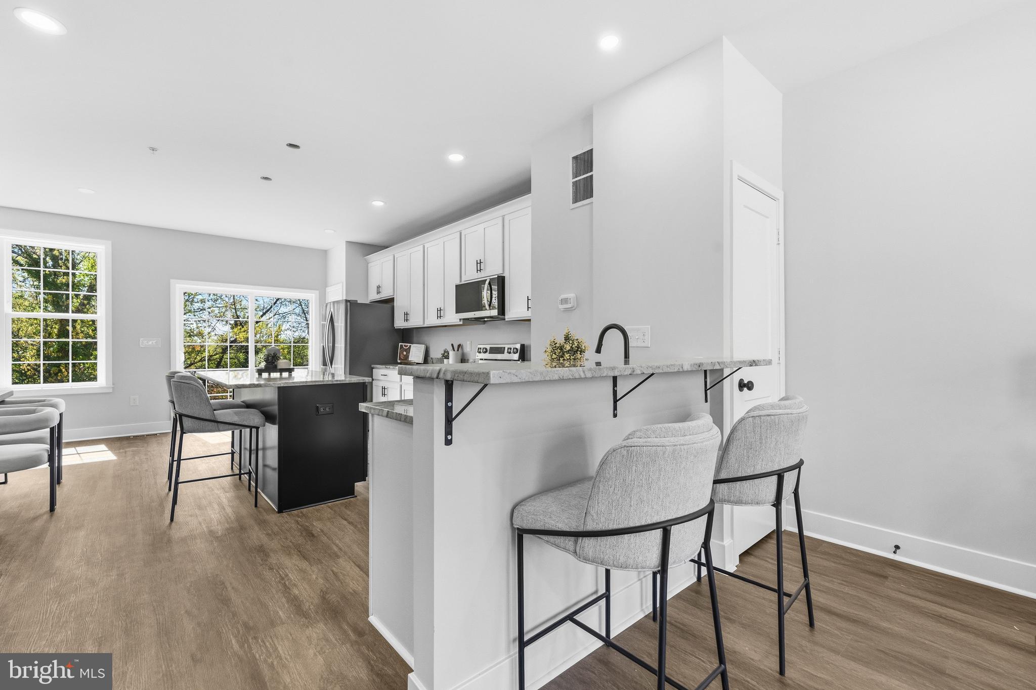 COLUMBIA RUN TOWNHOMES - Residential